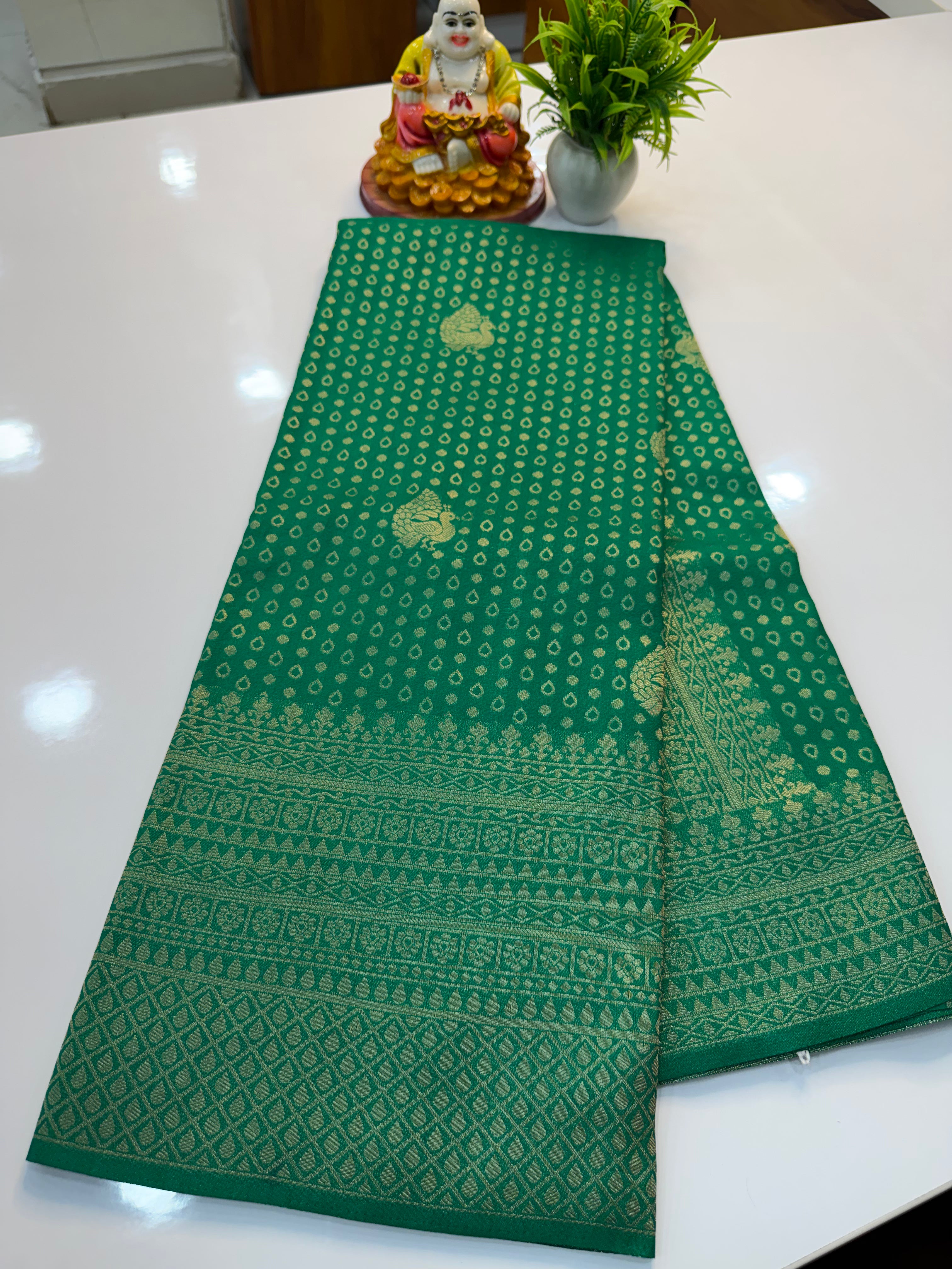 Premium Georgette Saree with Peacock Buttas and Rich Pallu