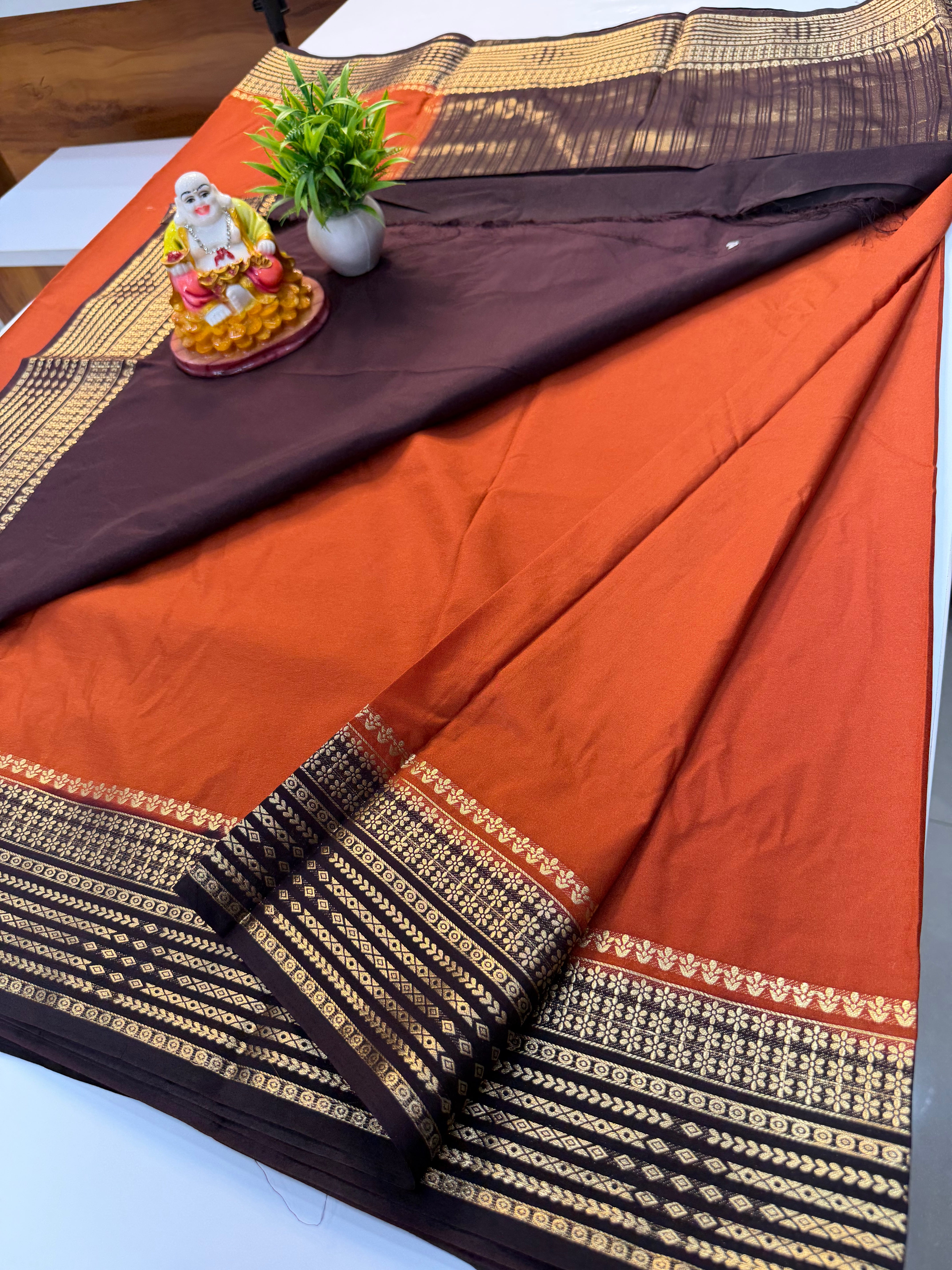 Mysore Crepe Silk Saree with Contrast Border – Elegant & Timeless  Product Description: