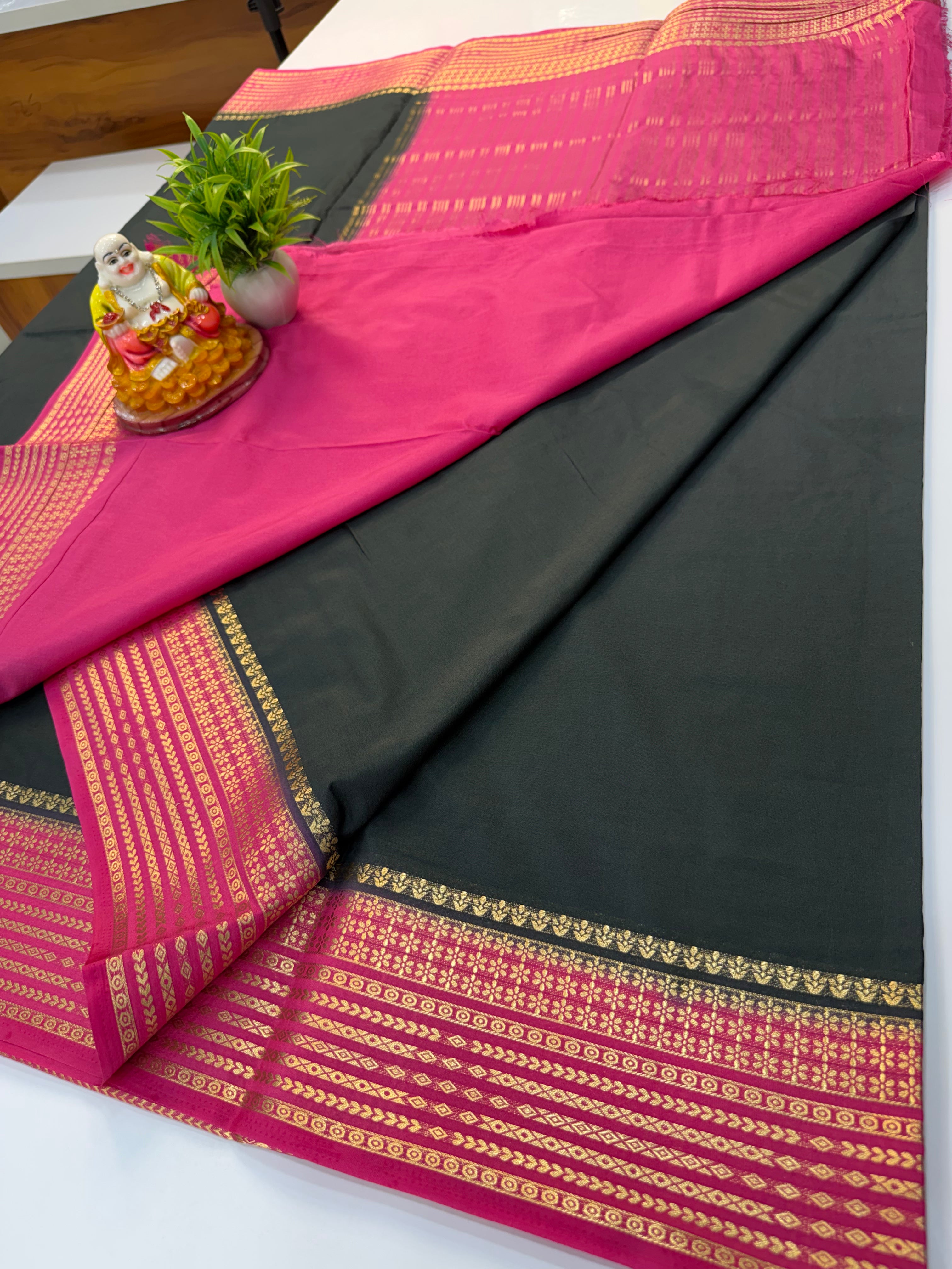 Mysore Crepe Silk Saree with Contrast Border – Elegant & Timeless  Product Description: