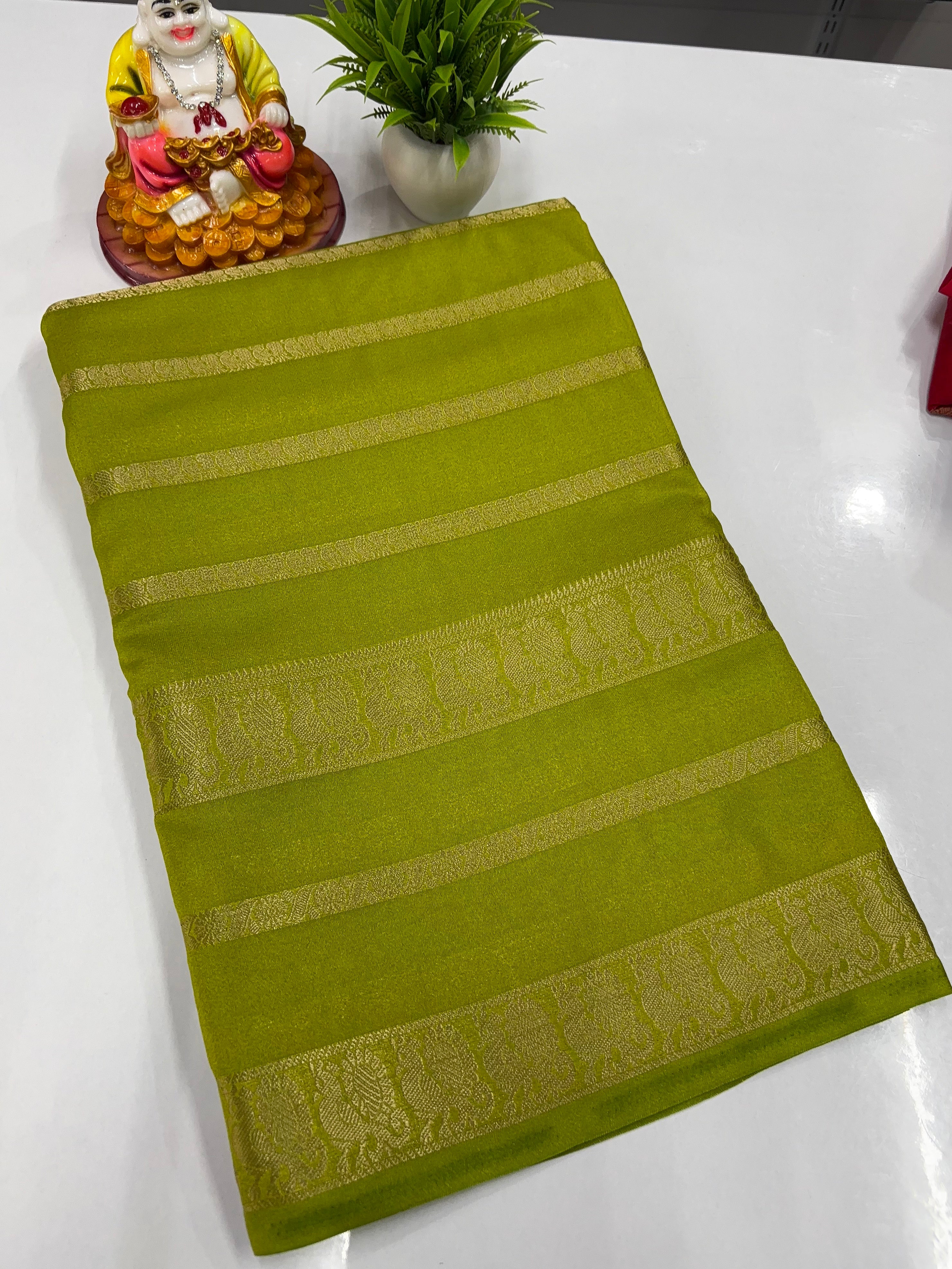 Mysore Crepe Silk Saree with Elegant Peacock Design – Crafted by Padmavathi Silks & Sarees 🌸