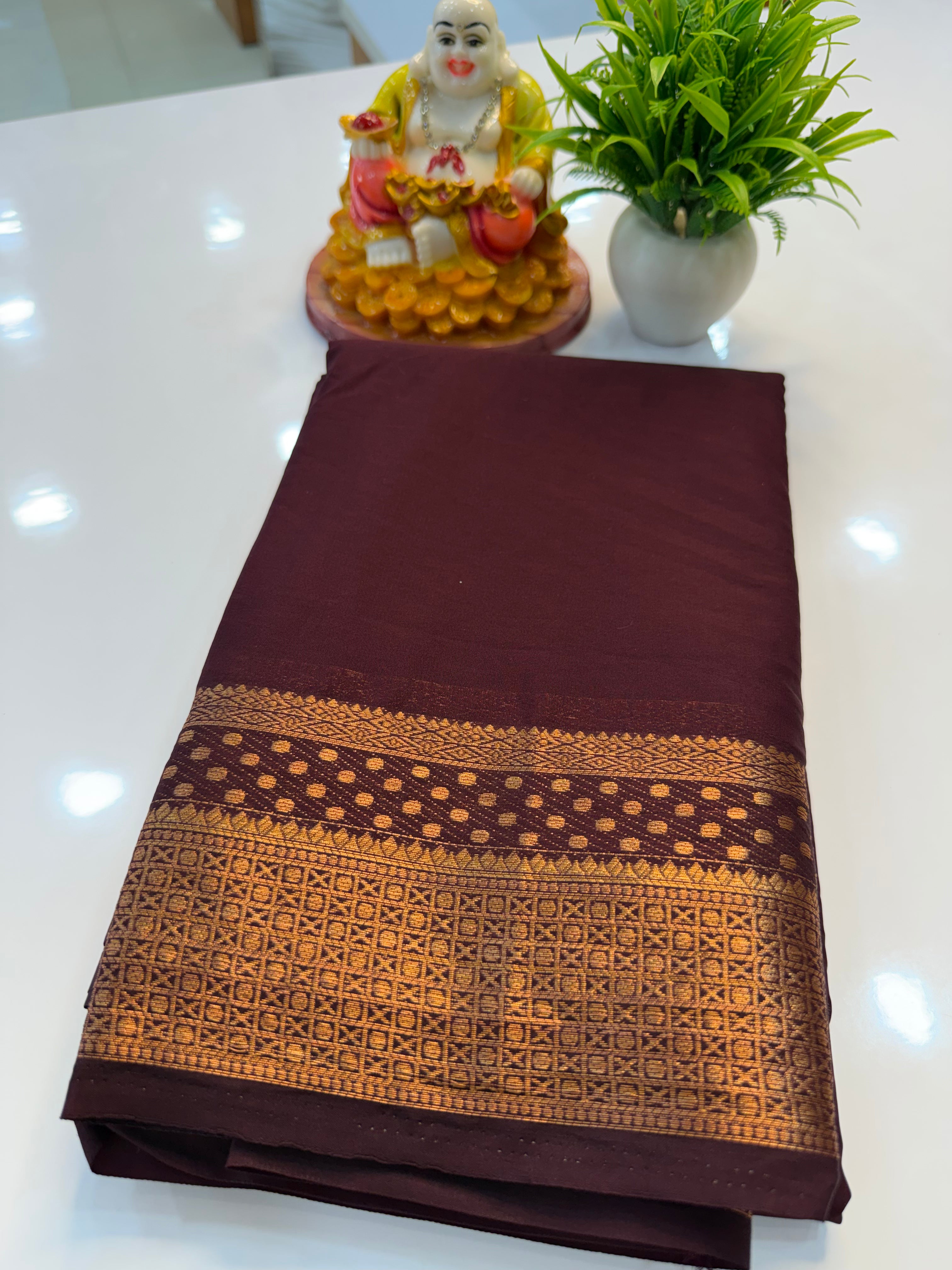 Mysore Crepe Silk Saree with Elegant Bindhi Border – Padmavathi Silks and Sarees
