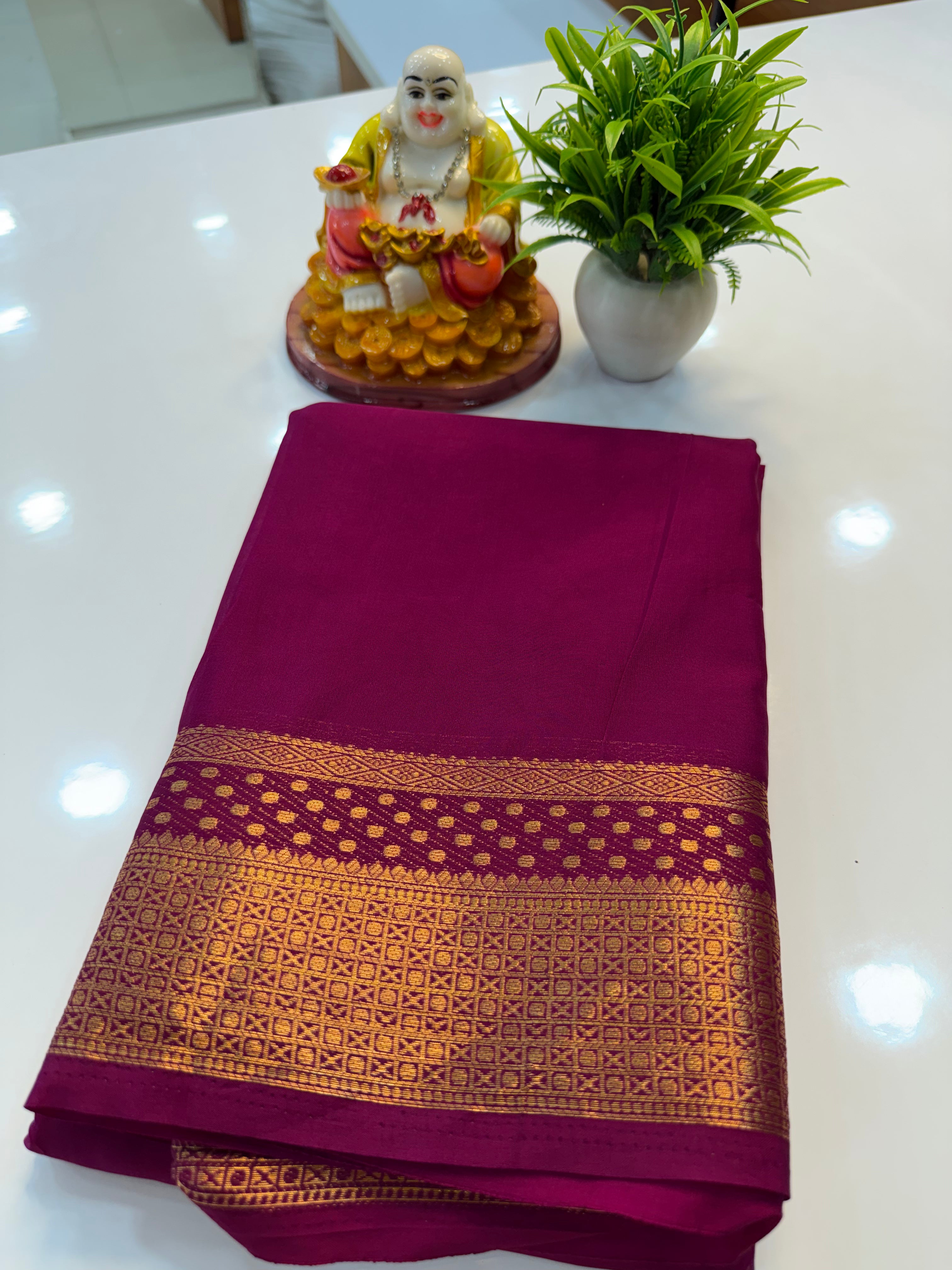 Mysore Crepe Silk Saree with Elegant Bindhi Border – Padmavathi Silks and Sarees