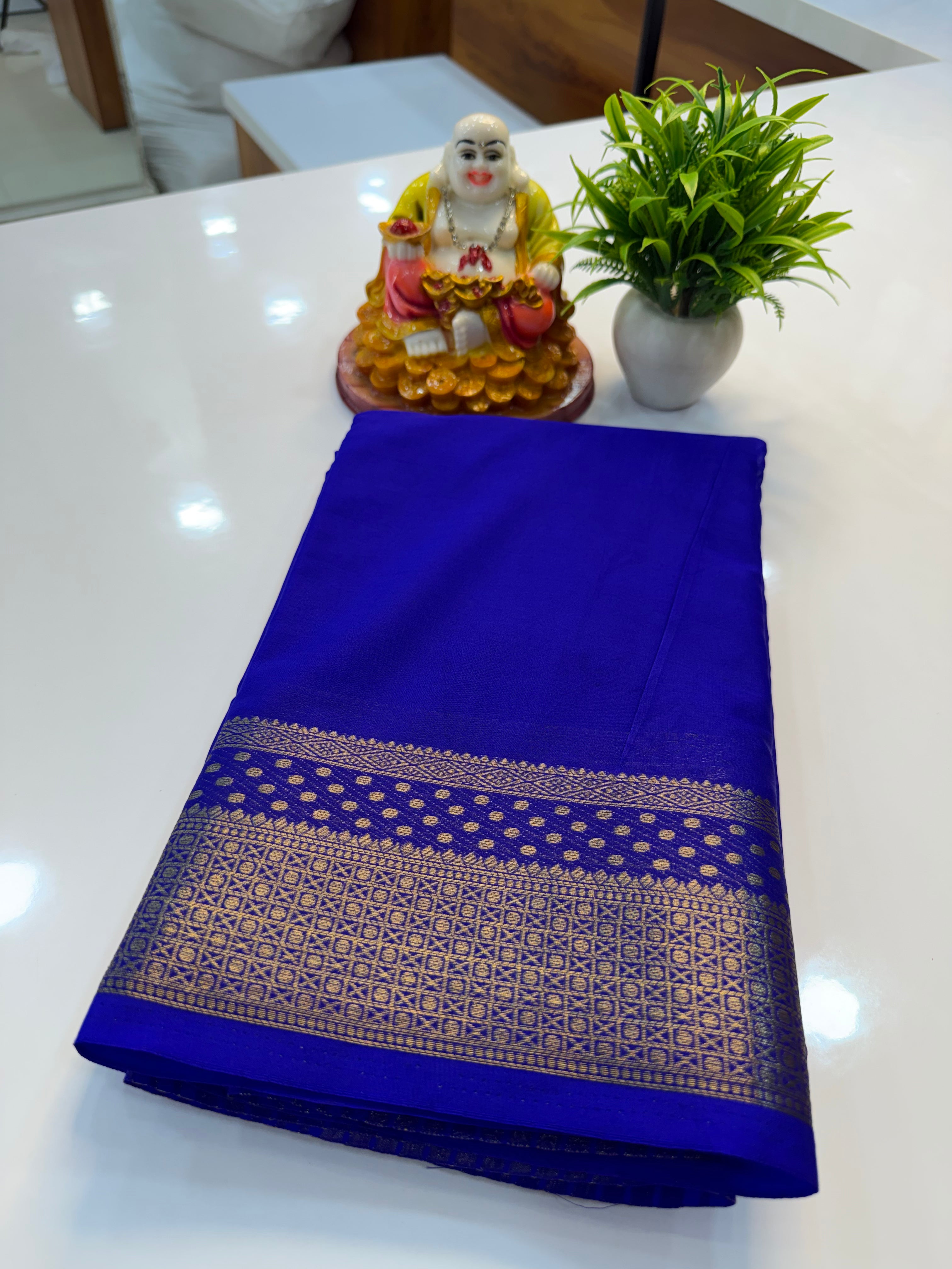 Mysore Crepe Silk Saree with Elegant Bindhi Border – Padmavathi Silks and Sarees