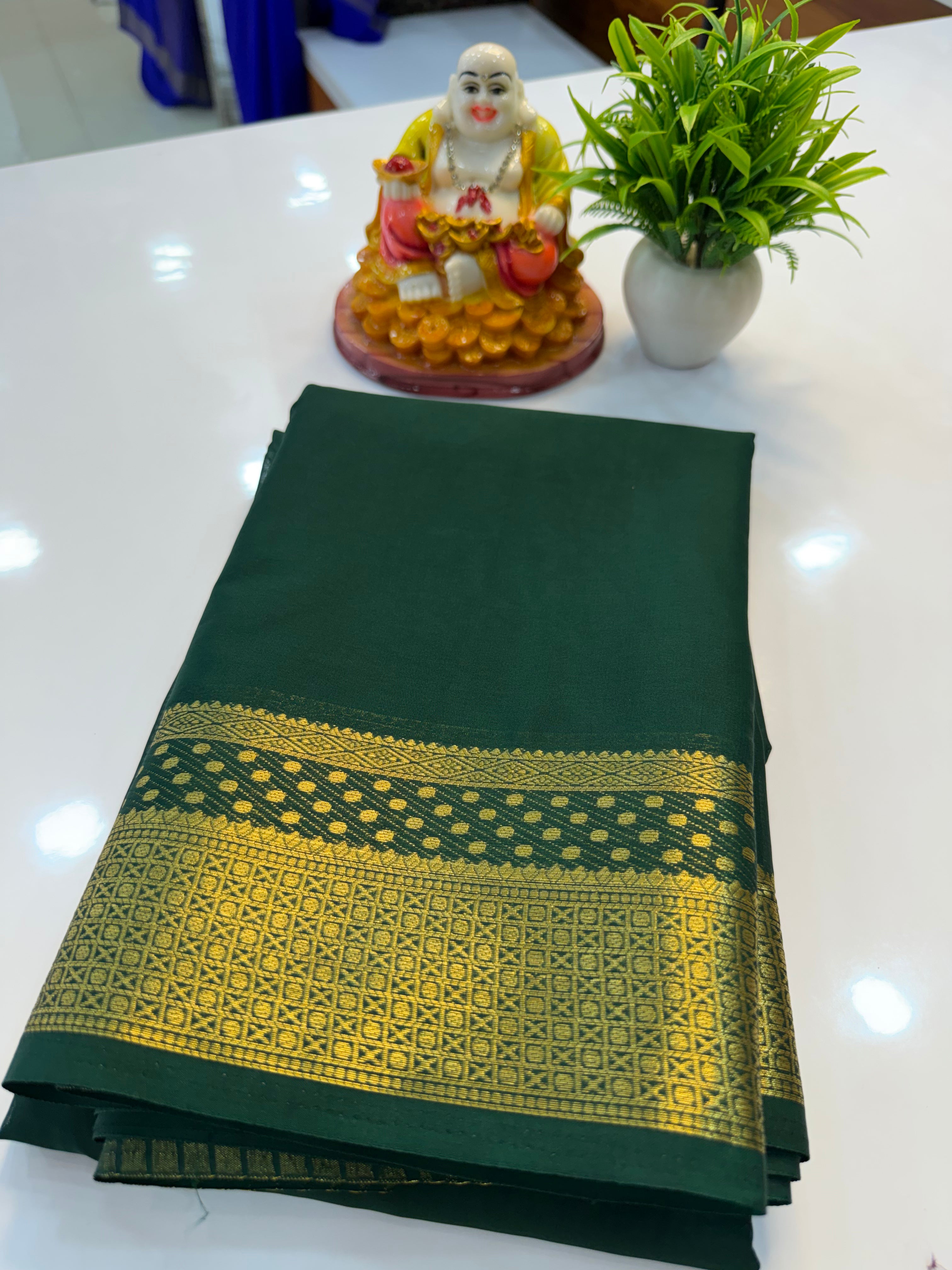 Mysore Crepe Silk Saree with Elegant Bindhi Border – Padmavathi Silks and Sarees
