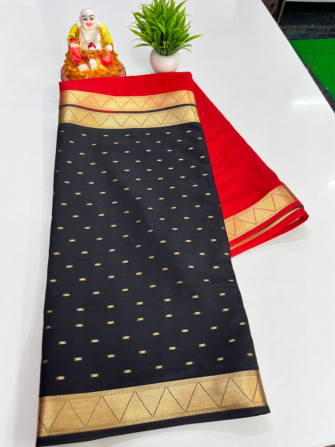 2D Semi Crepe Saree with Buttas and Contrast Colors – Padmavathi Silks and Sarees