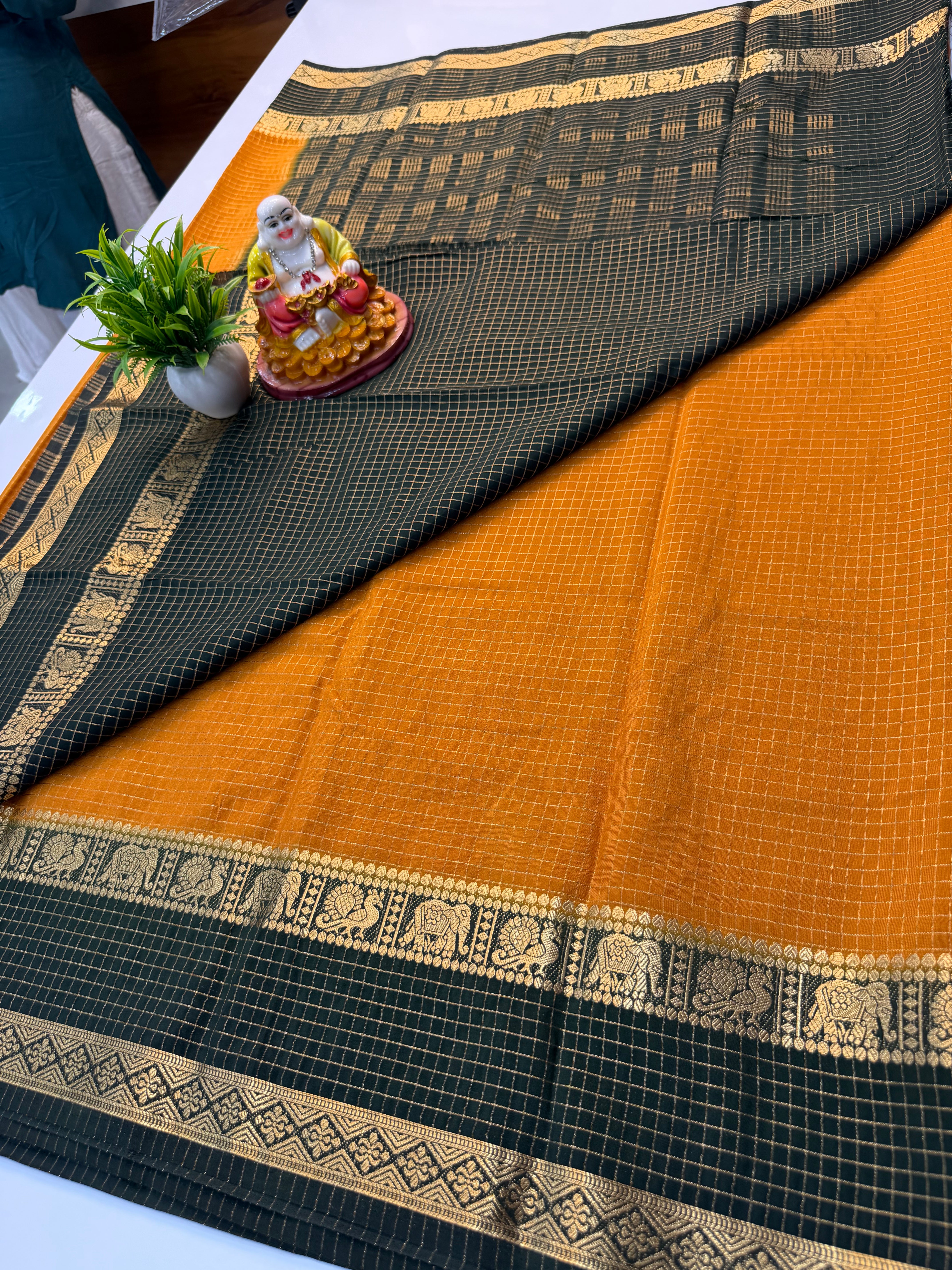Premium Crepe Silk Saree with Checks Pattern & Bentex Border