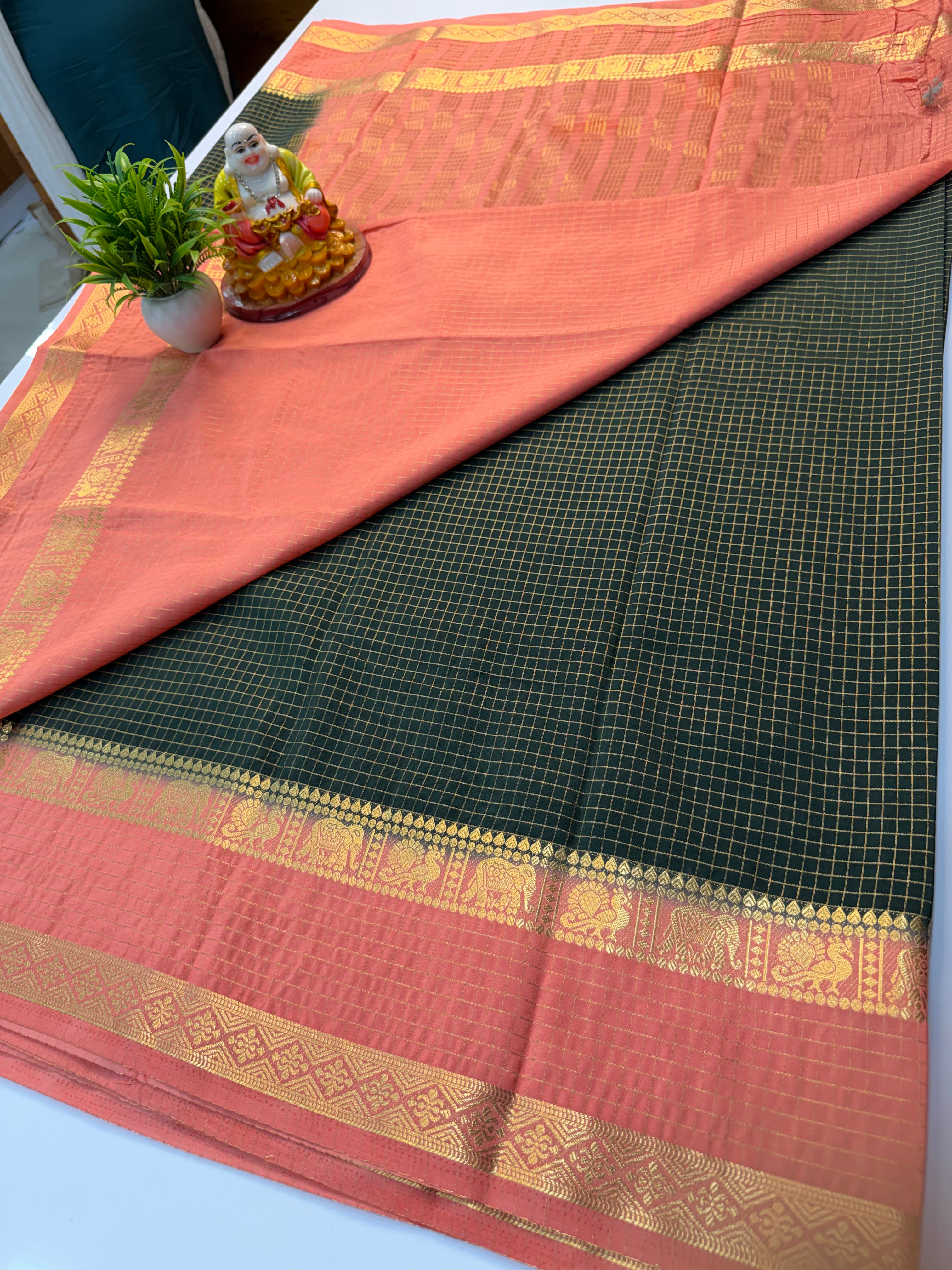 Premium Crepe Silk Saree with Checks Pattern & Bentex Border