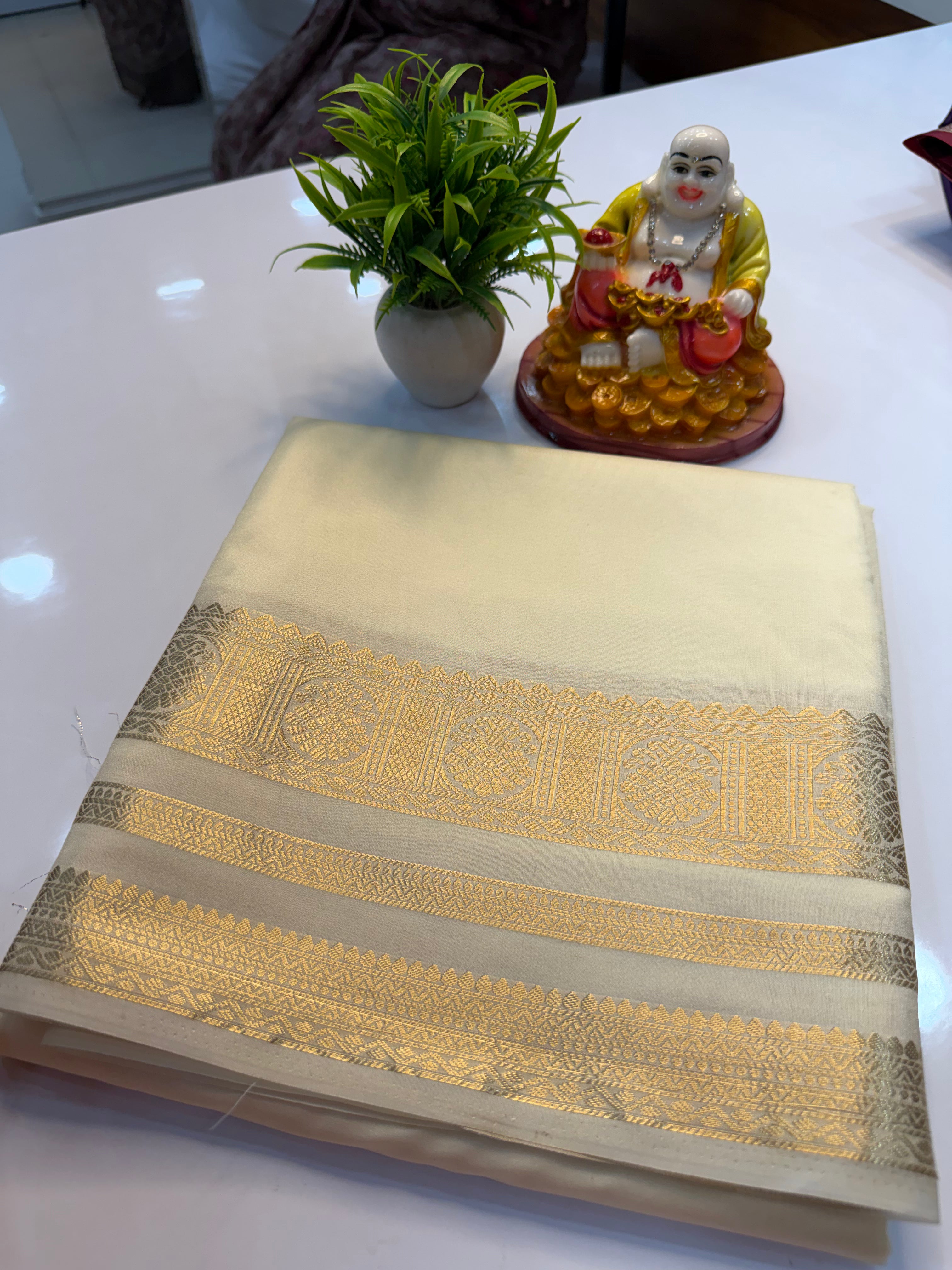 Mysore Crepe Silk Saree with Beautiful Border & Rich Pallu
