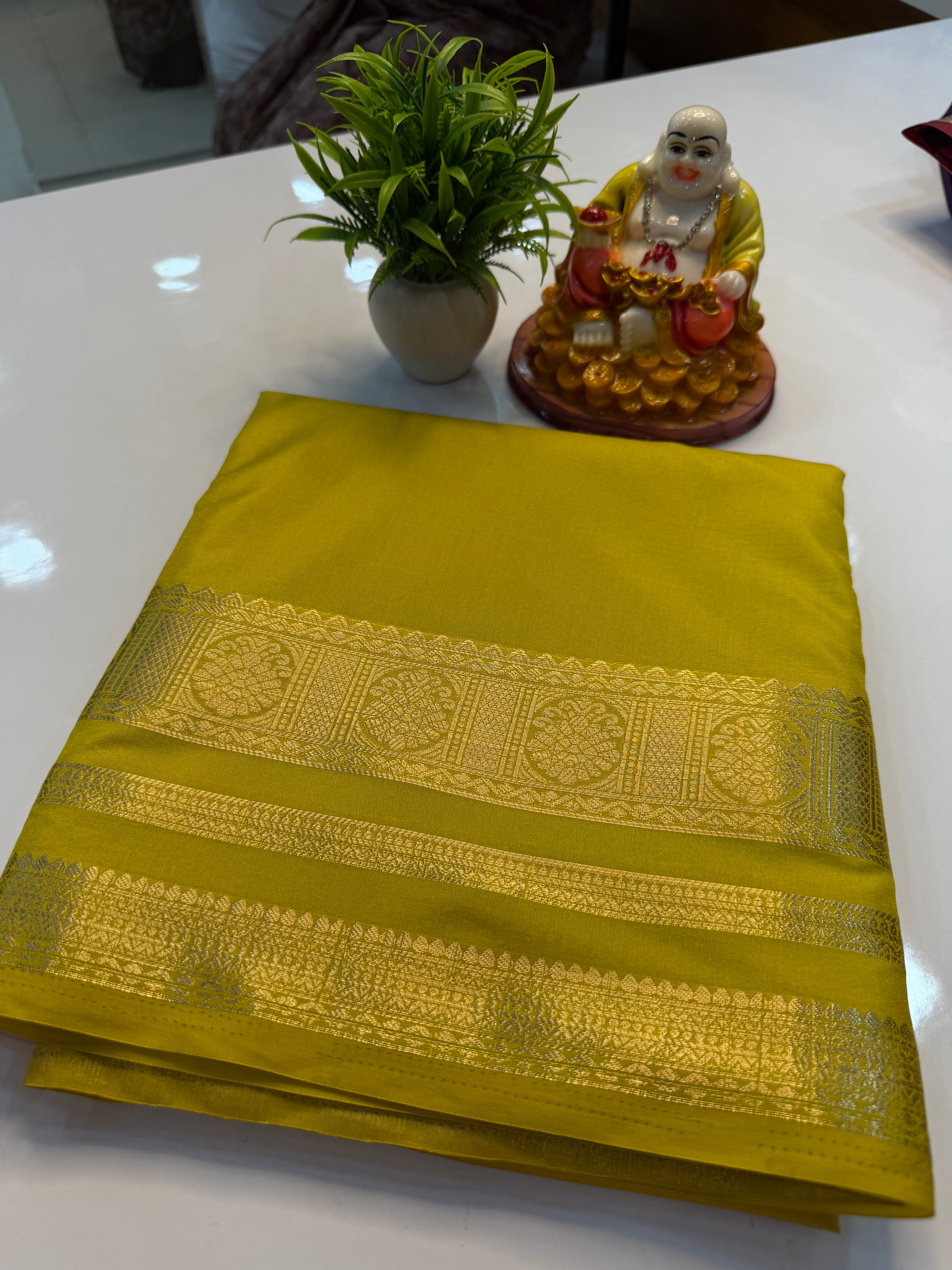Mysore Crepe Silk Saree with Beautiful Border & Rich Pallu