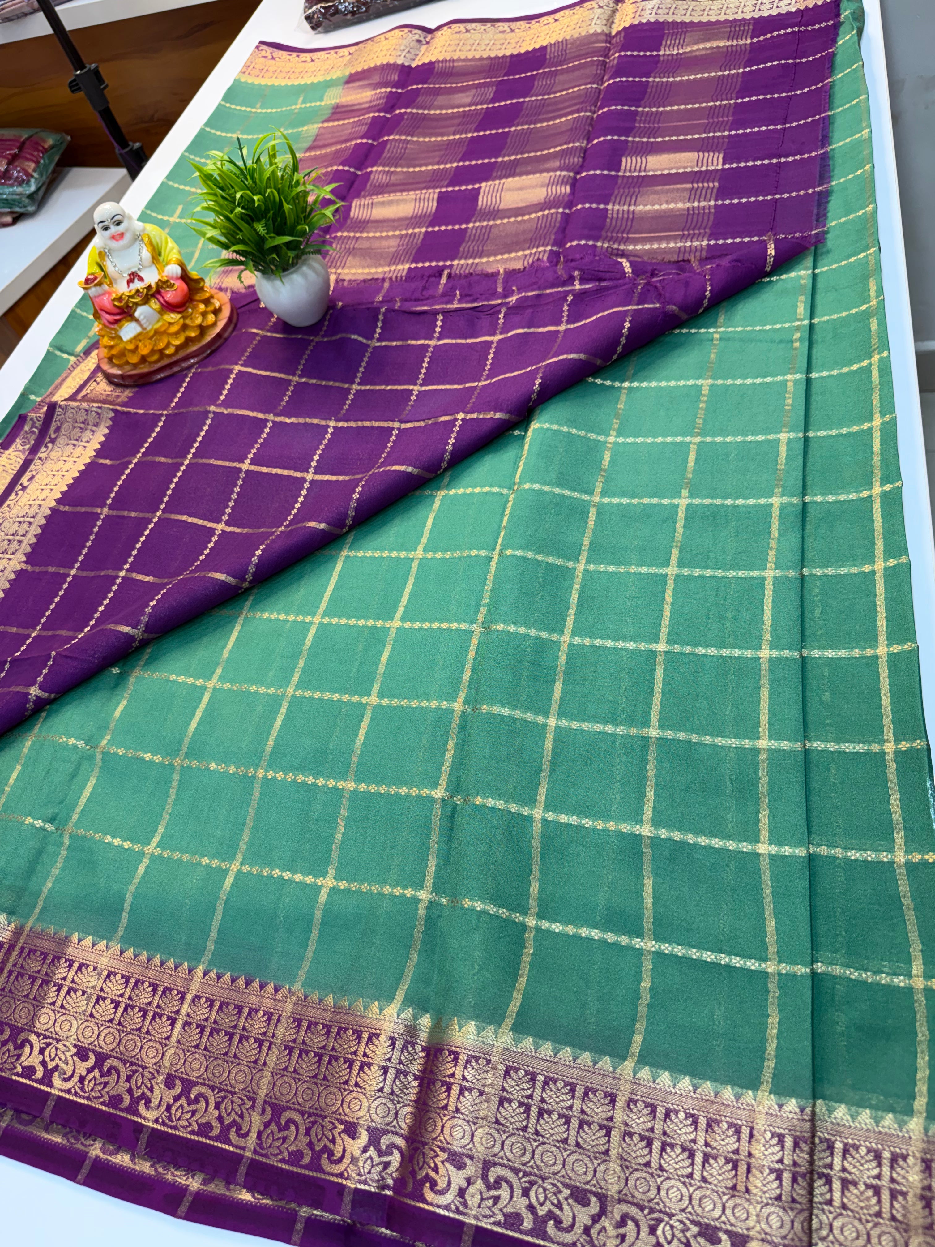 Elegant Chiffon Saree with Stylish Checks Pattern