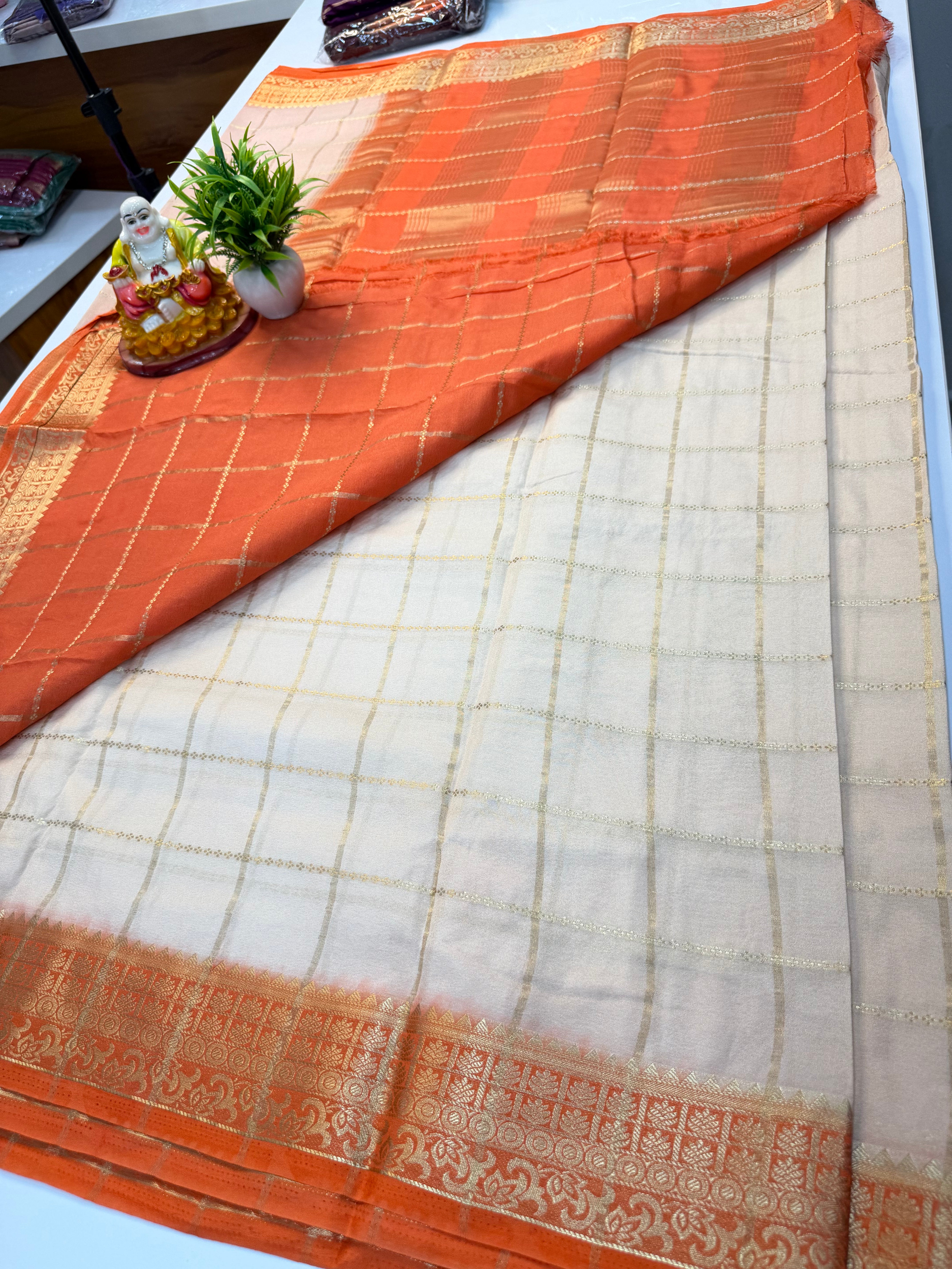 Elegant Chiffon Saree with Stylish Checks Pattern