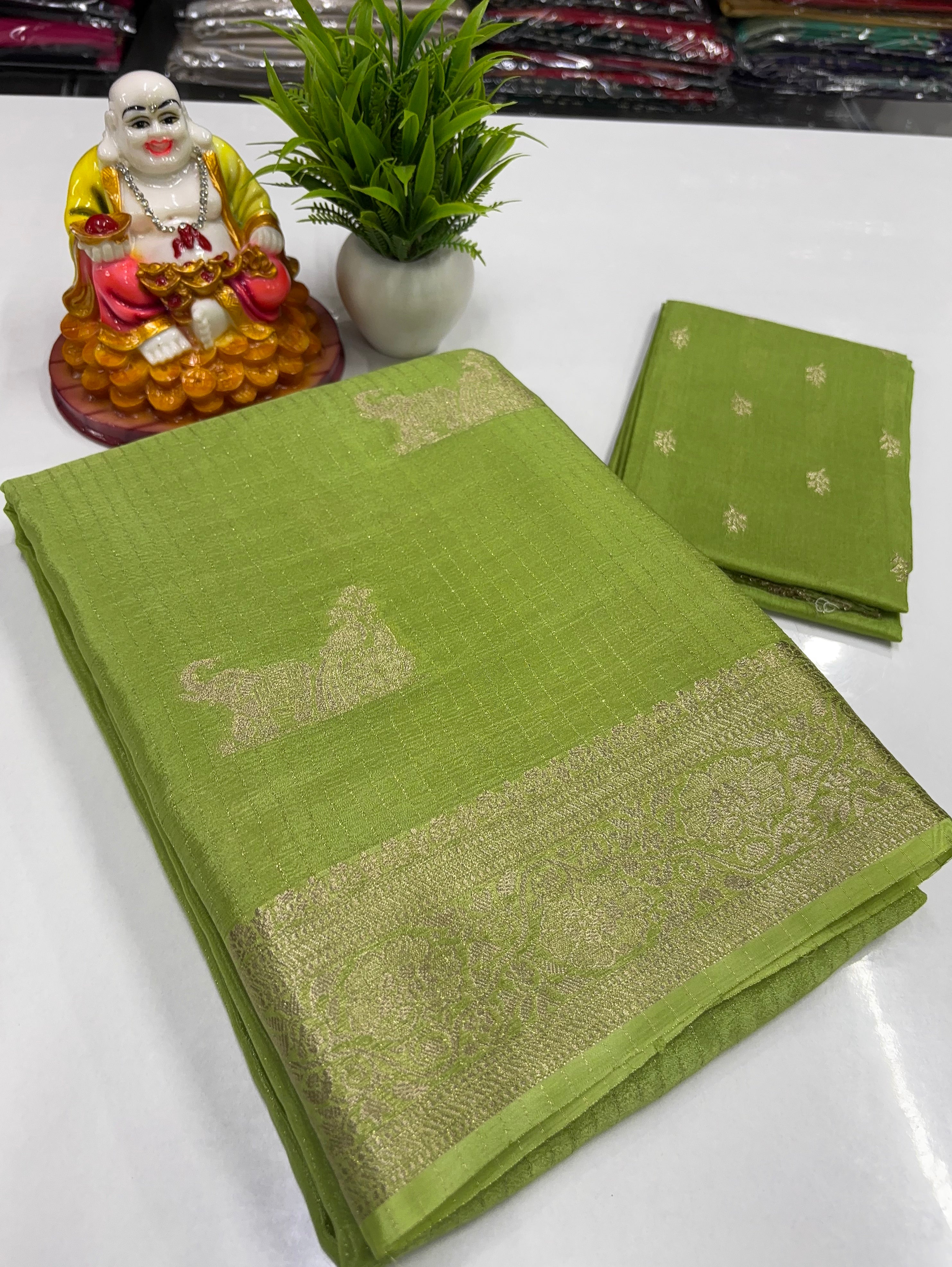 Premium Viscose Saree – Elegance Woven with Tradition ✨