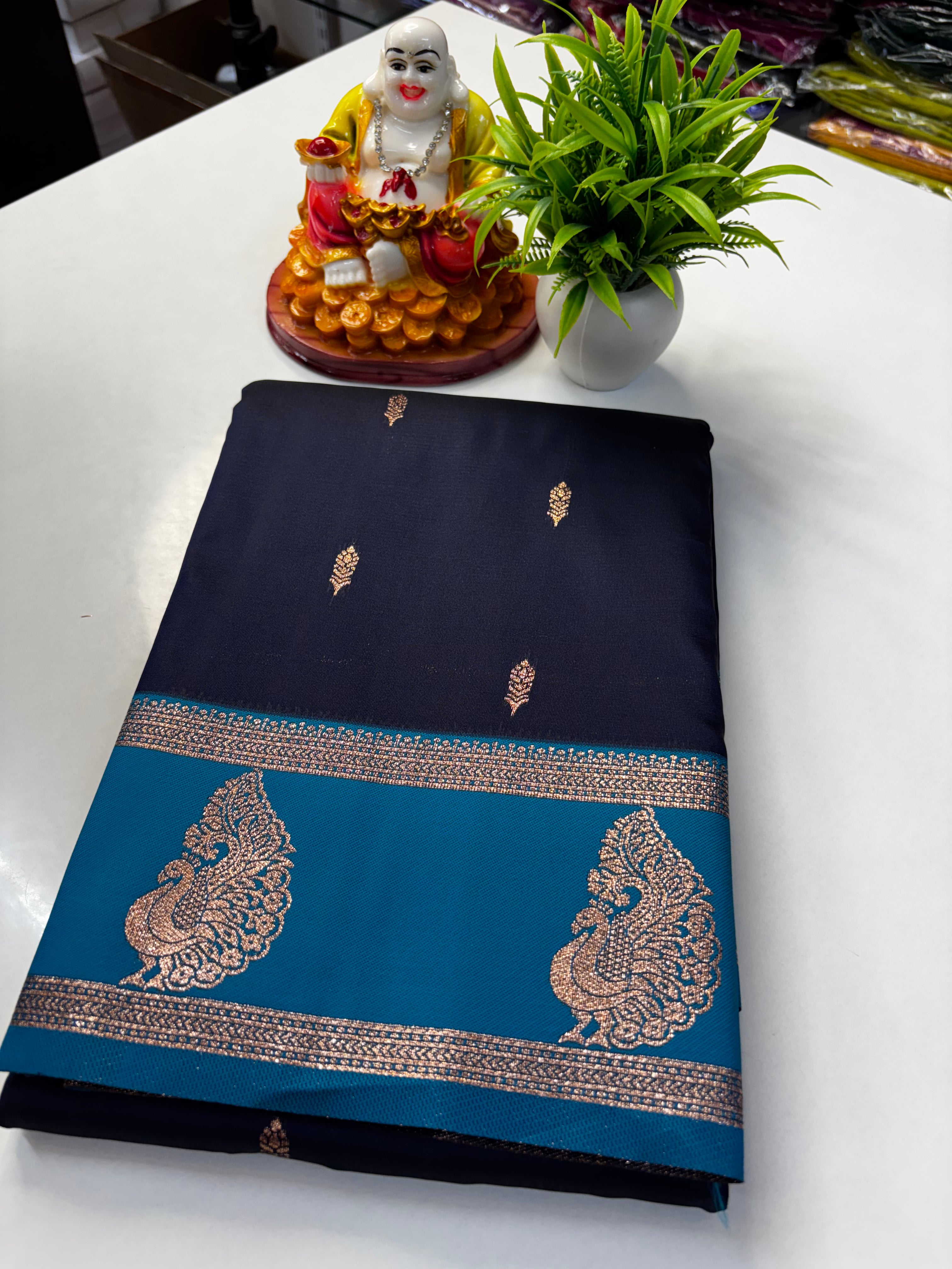 🦚 Premium Semi Silk Saree with Peacock Design & Rich Pallu