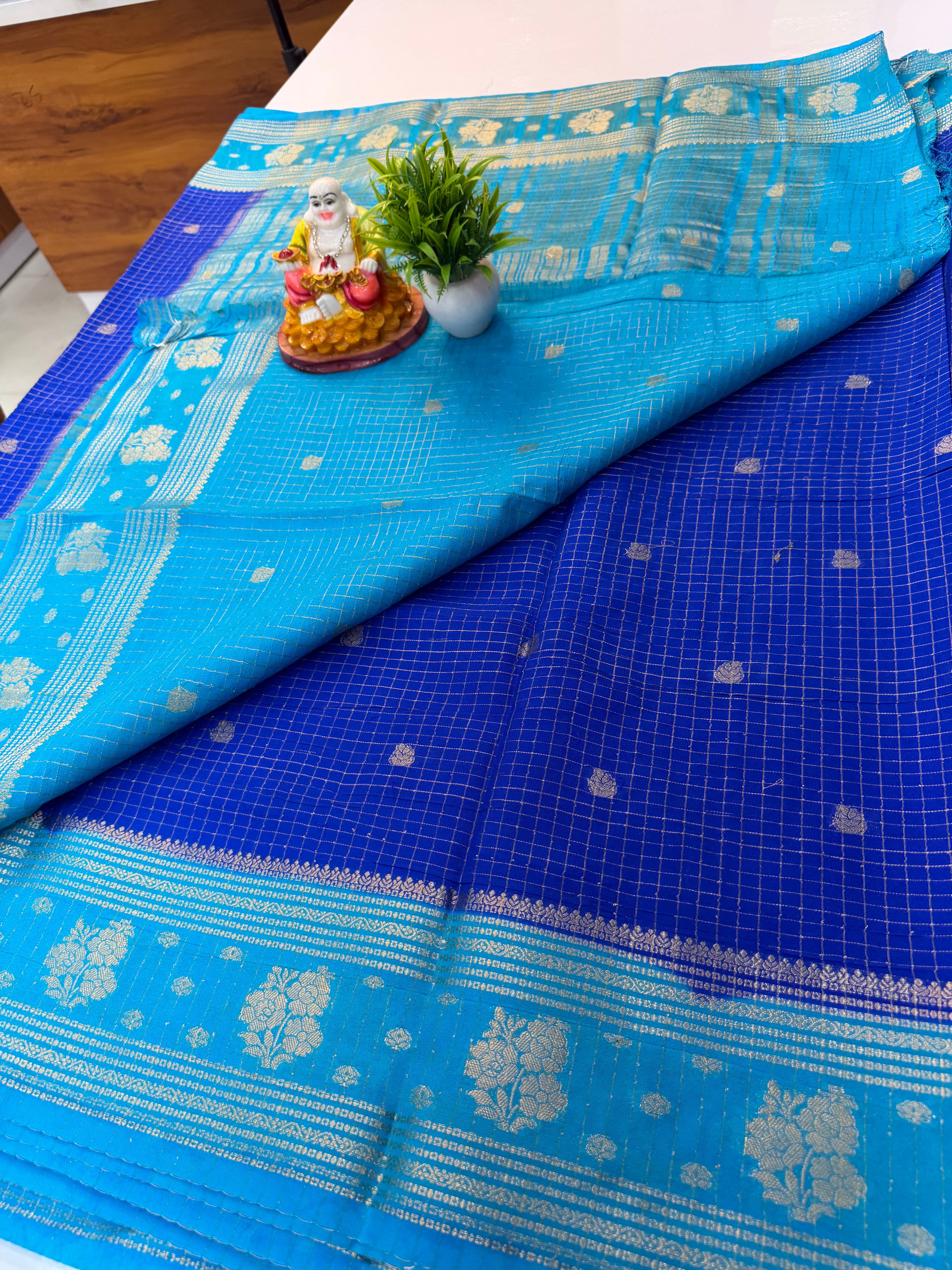 Mysore Crepe Silk Saree with Rich Pallu, Buttas & Checks Pattern – Padmavathi Silks and Sarees