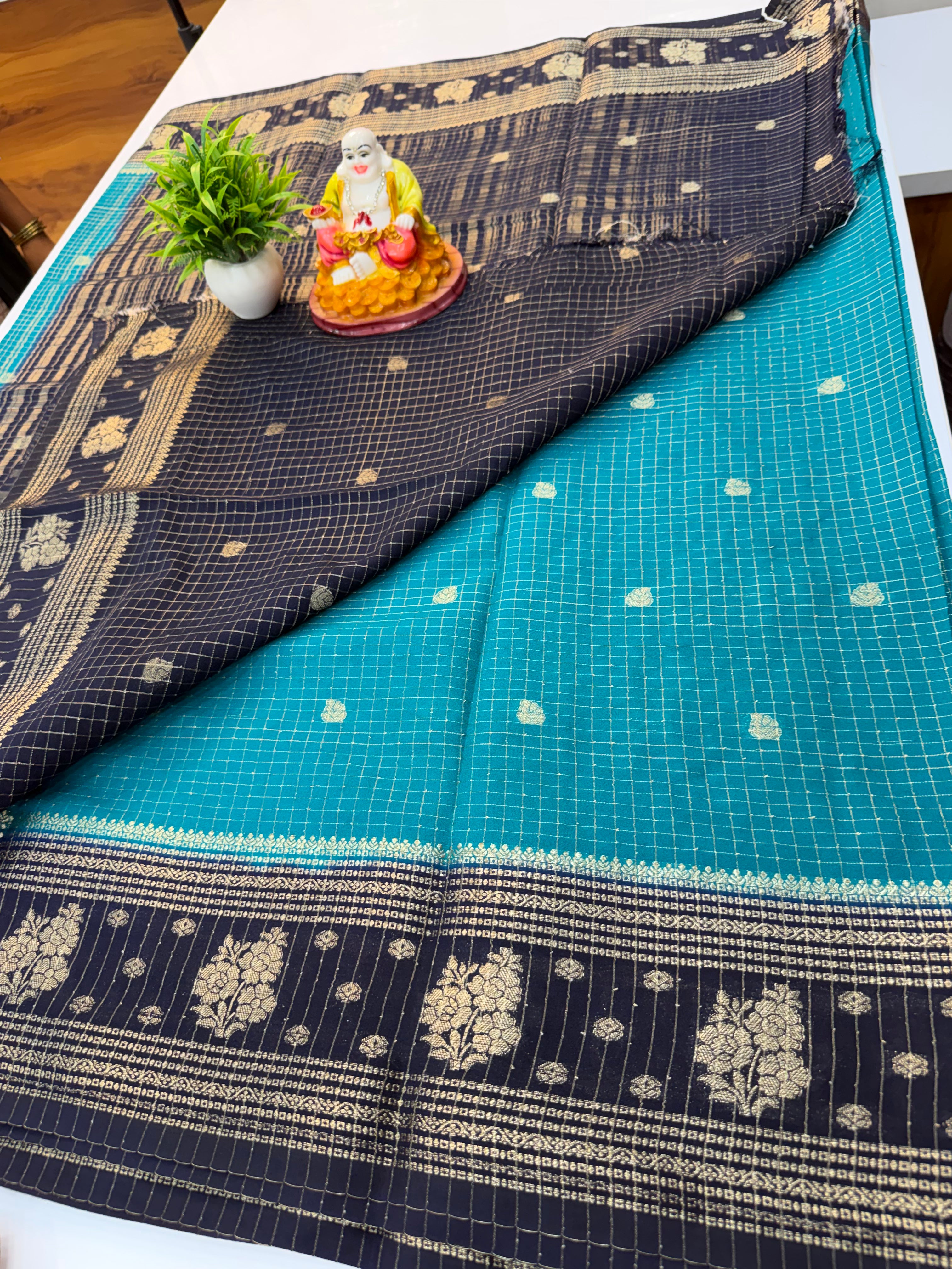 Mysore Crepe Silk Saree with Rich Pallu, Buttas & Checks Pattern – Padmavathi Silks and Sarees