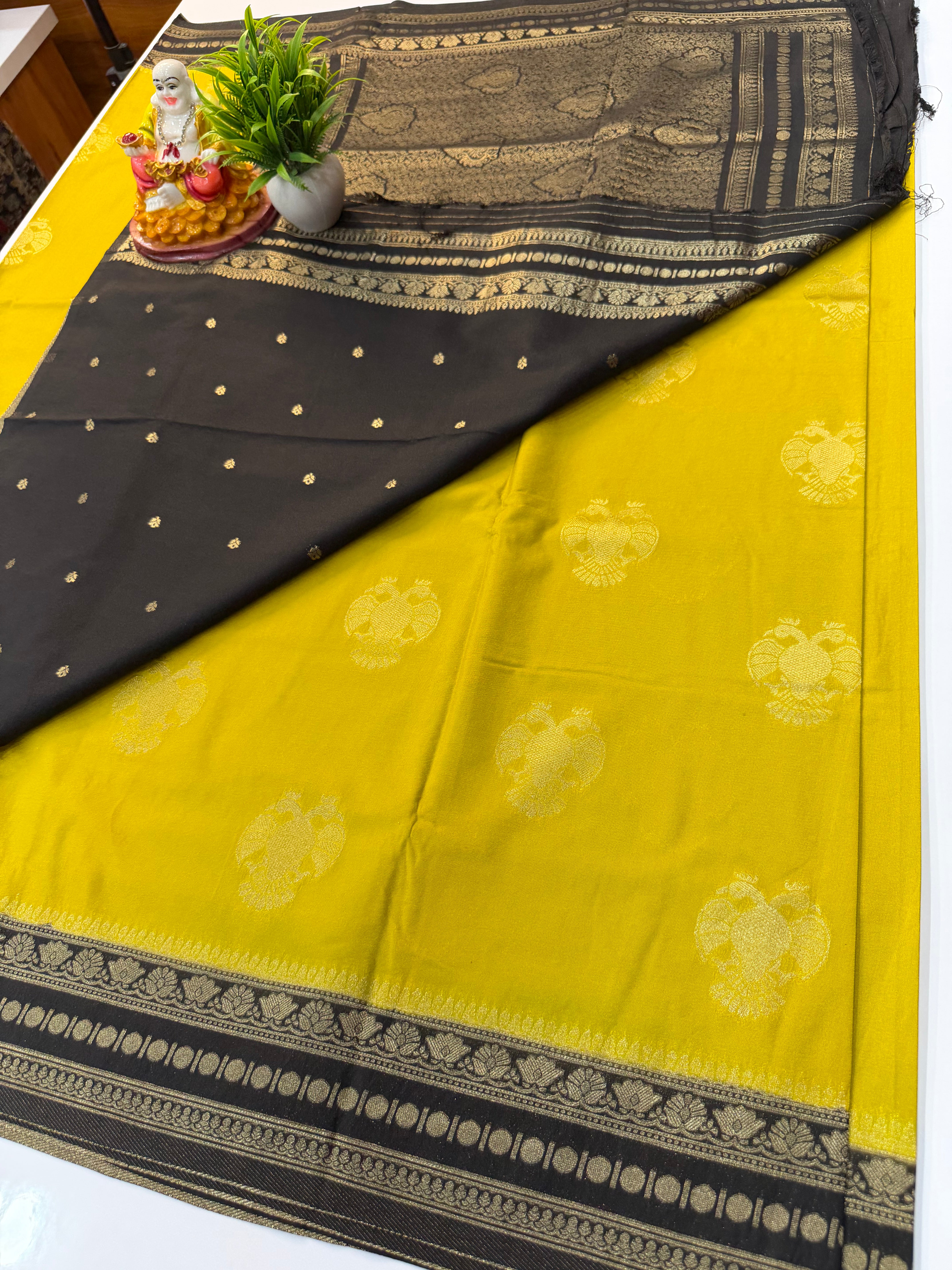 Premium Georgette Saree with Garuda design  – Rich Pallu & Butta Blouse