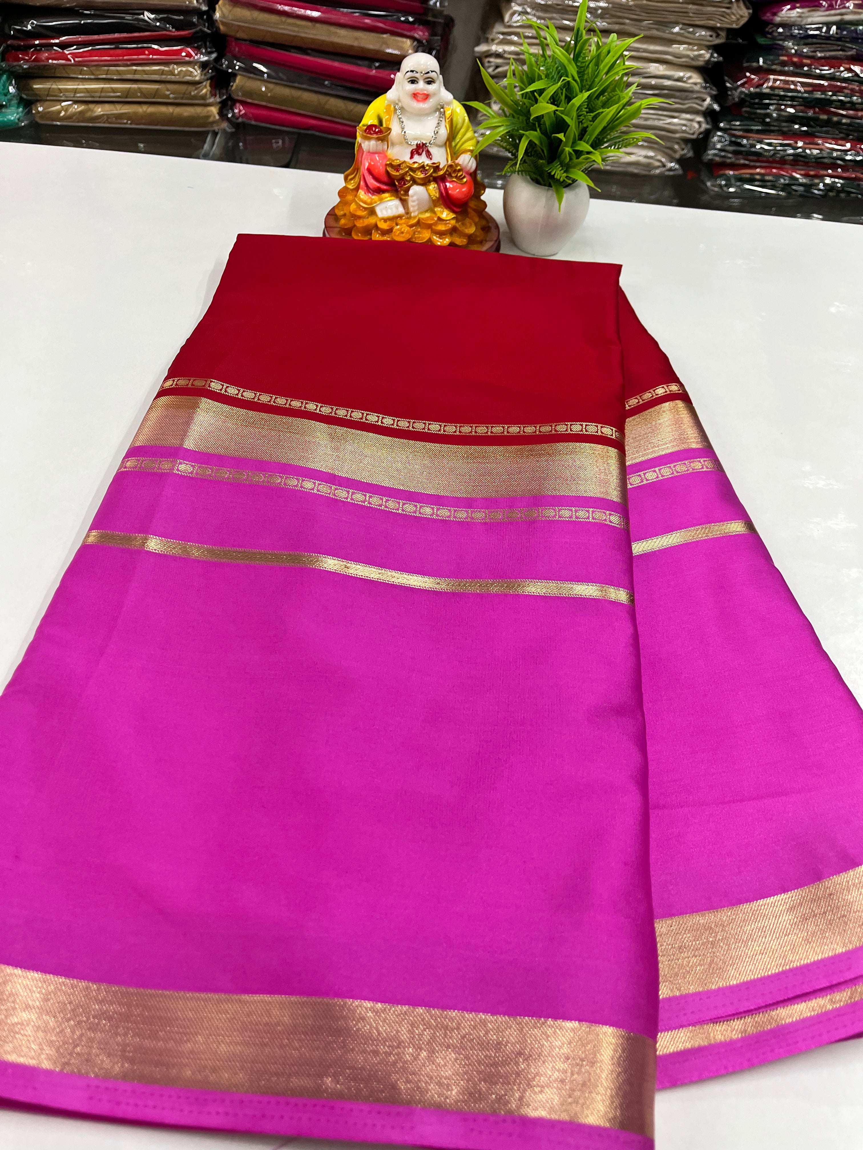 2D Semi Crepe Saree with Beautiful Color Combination – Padmavathi Silks and Sarees