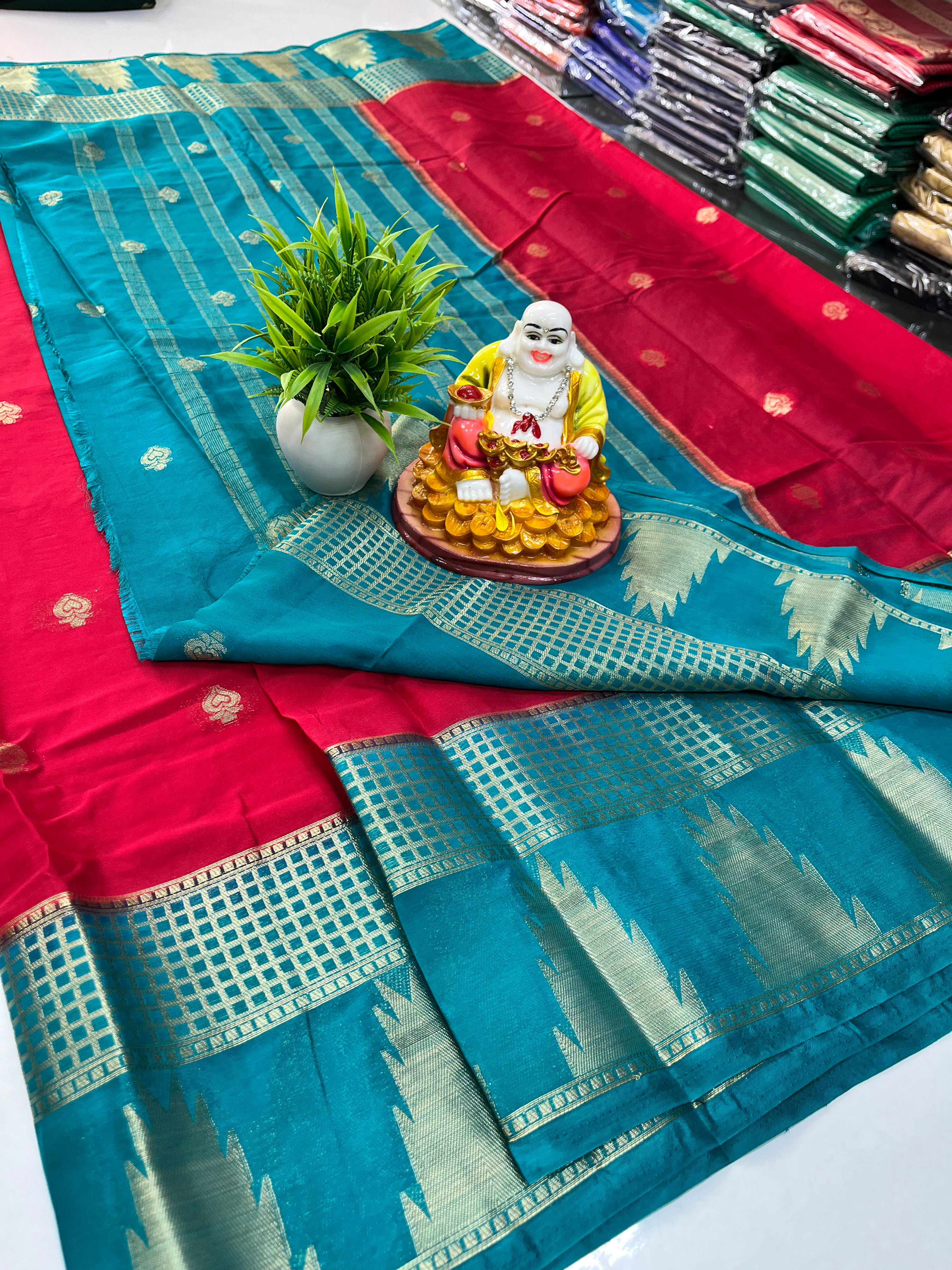 Beautiful Chiffon Saree with Temple Border and Contrast Blouse
