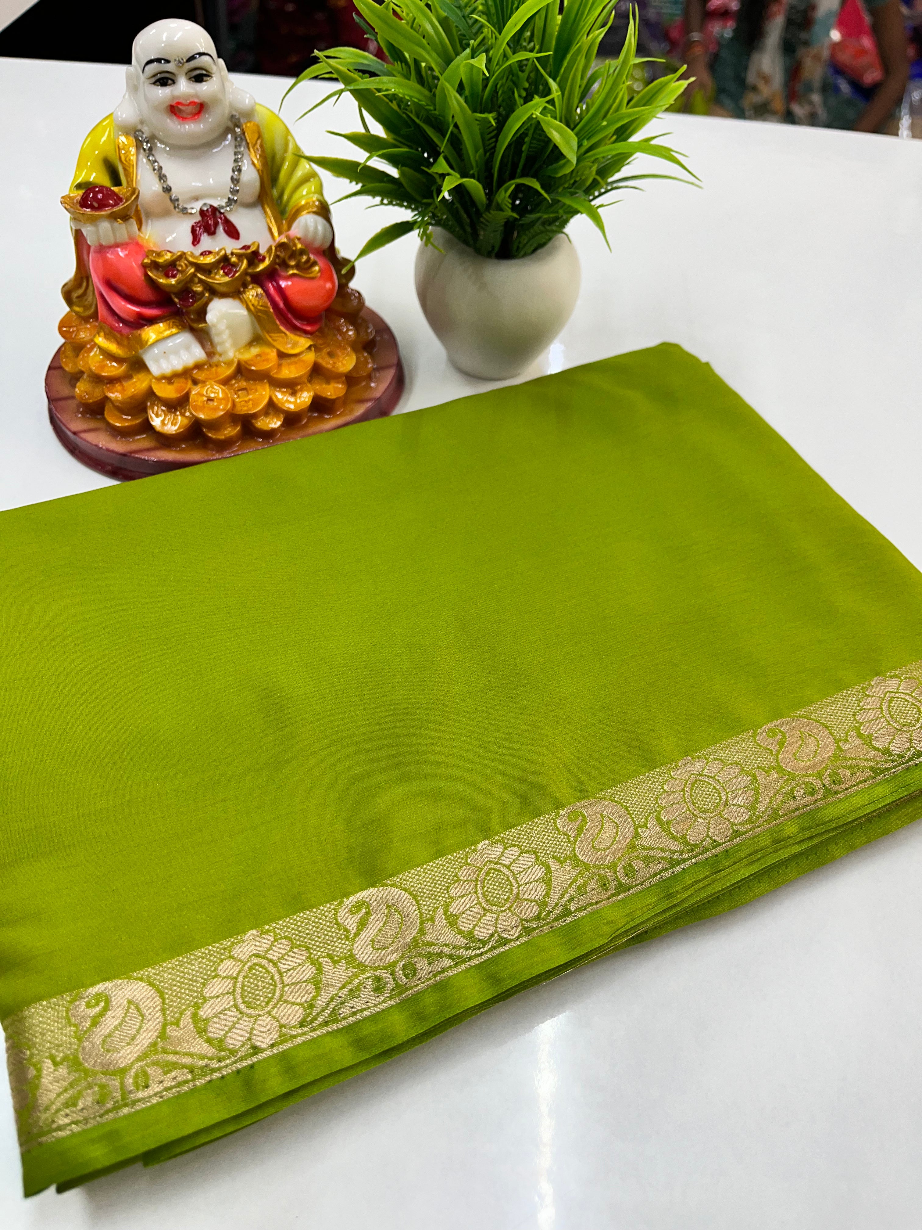 Crape Mysore Silk Saree with Beautiful Small Mango Border – Padmavathi Silks & Sarees