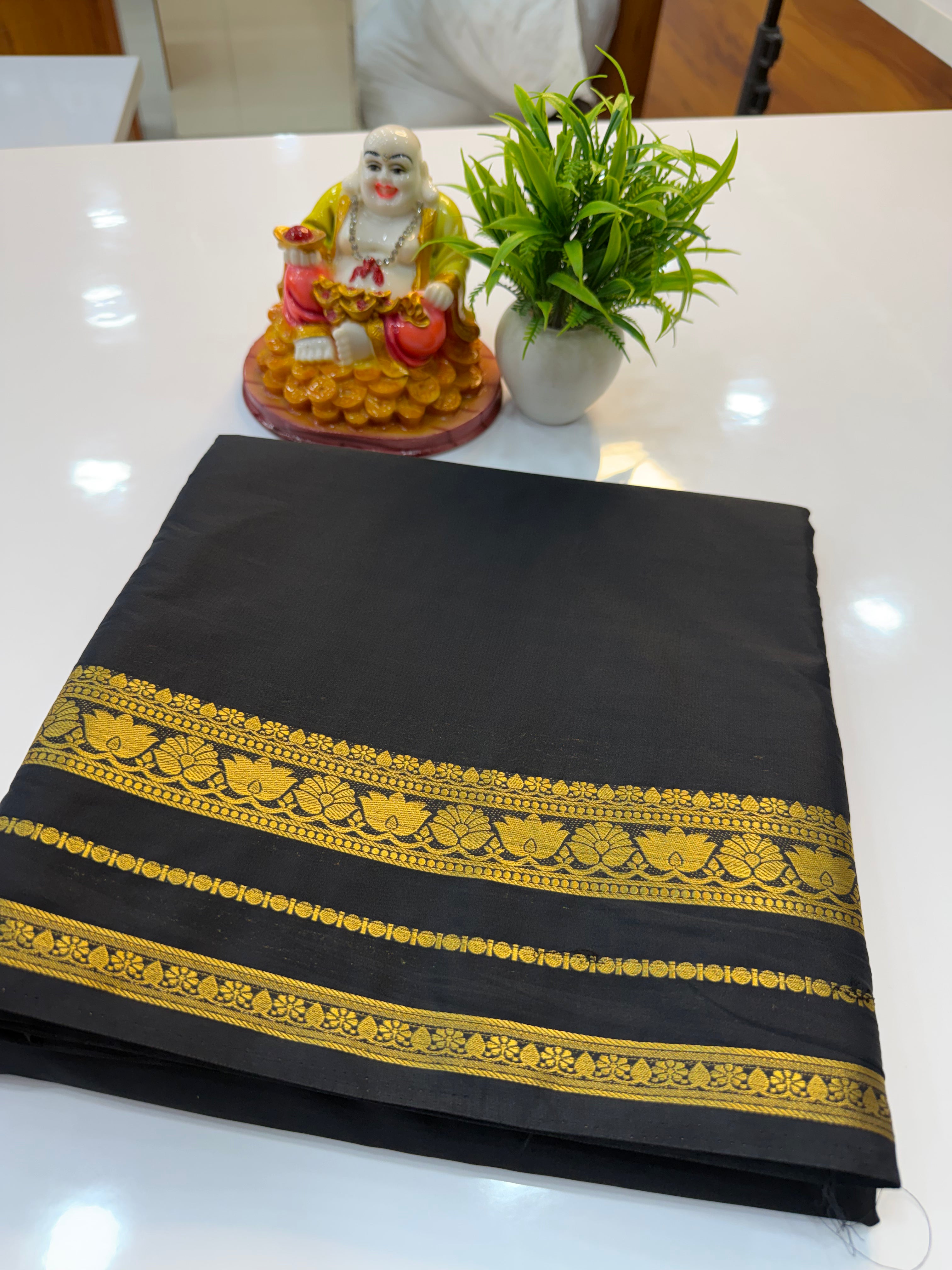 Beautiful Lotus Border Saree with Chit Pallu | Padmavathi Silks and Sarees