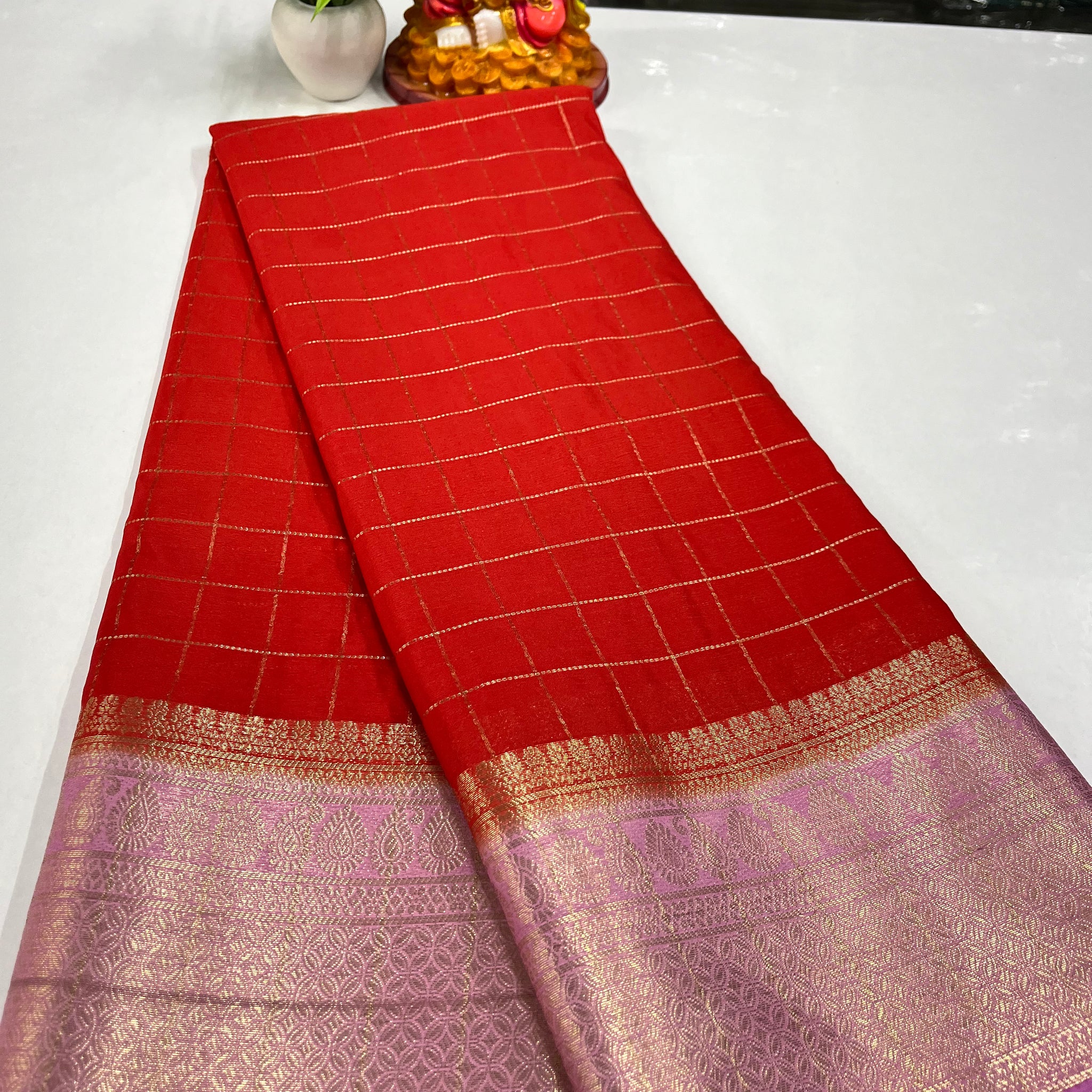 Beautiful Chiffon Saree with Chex Pattern & Contrast Border