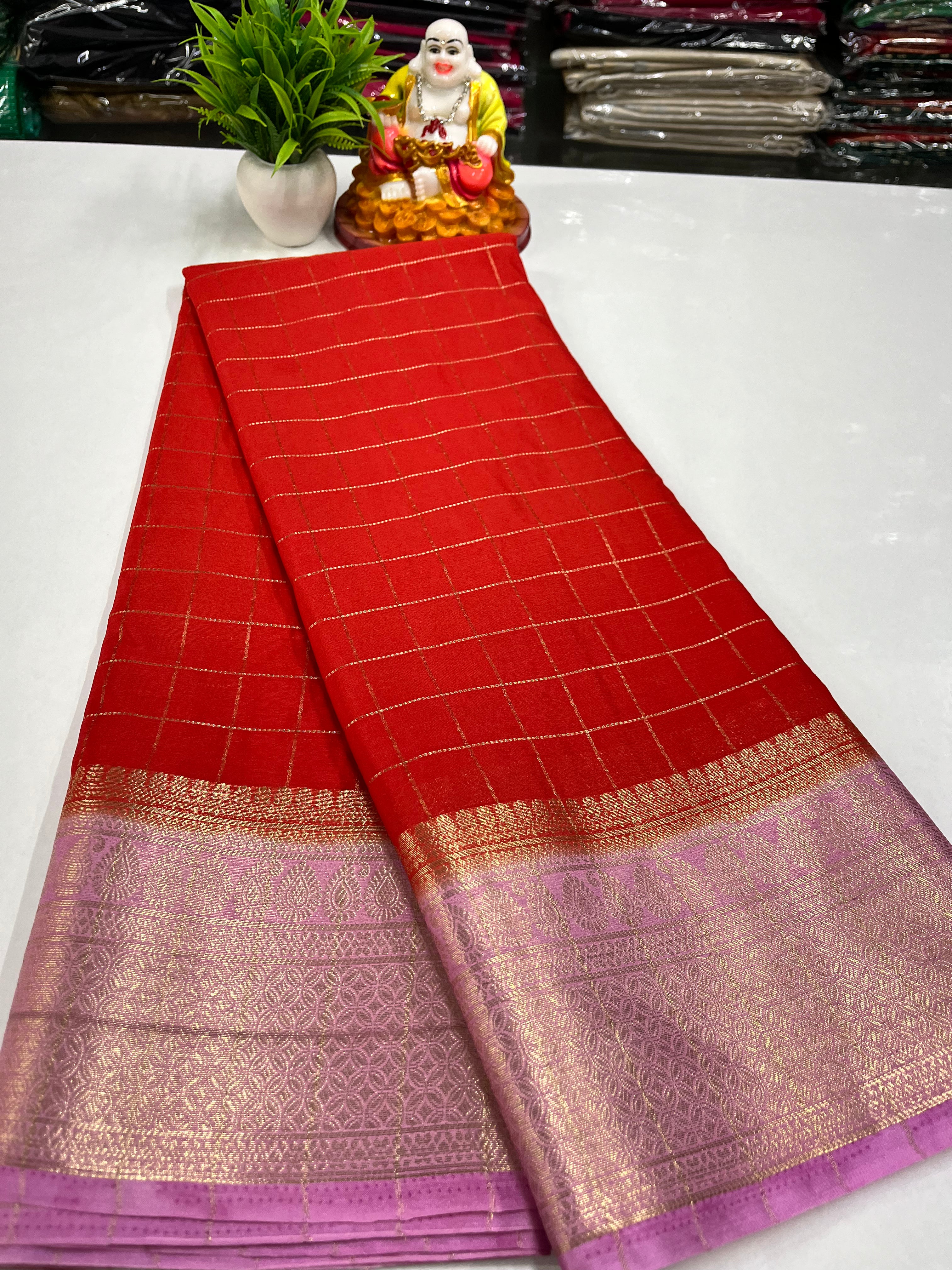 Beautiful Chiffon Saree with Chex Pattern & Contrast Border