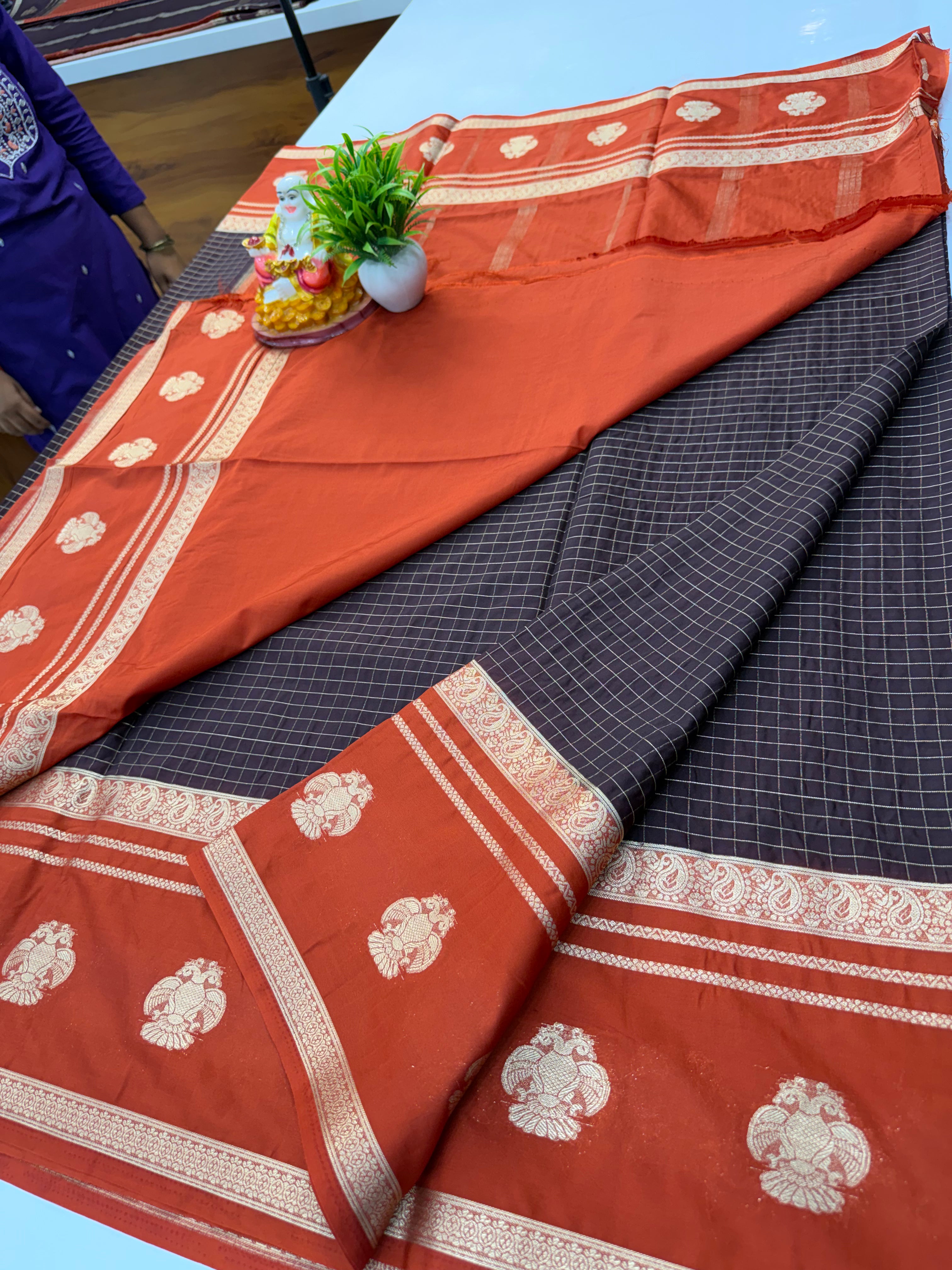 Premium Mysore Crepe Silk Saree with Checks Pattern & Gandaberunda Design | Padmavathi Silks and Sarees