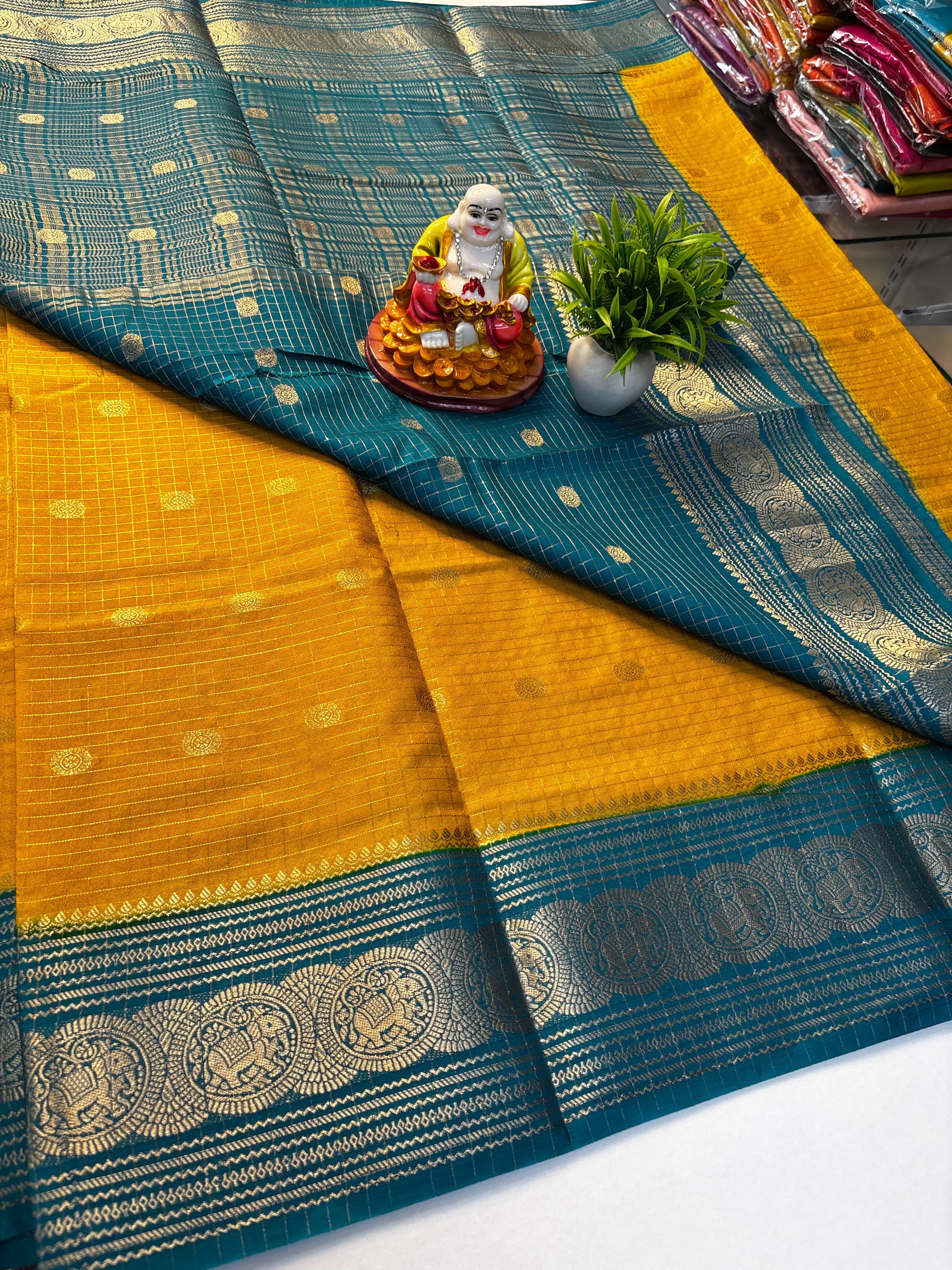💖 Beautiful Mysore Crepe Silk Saree with Buttas &amp; Chex Pattern 💖