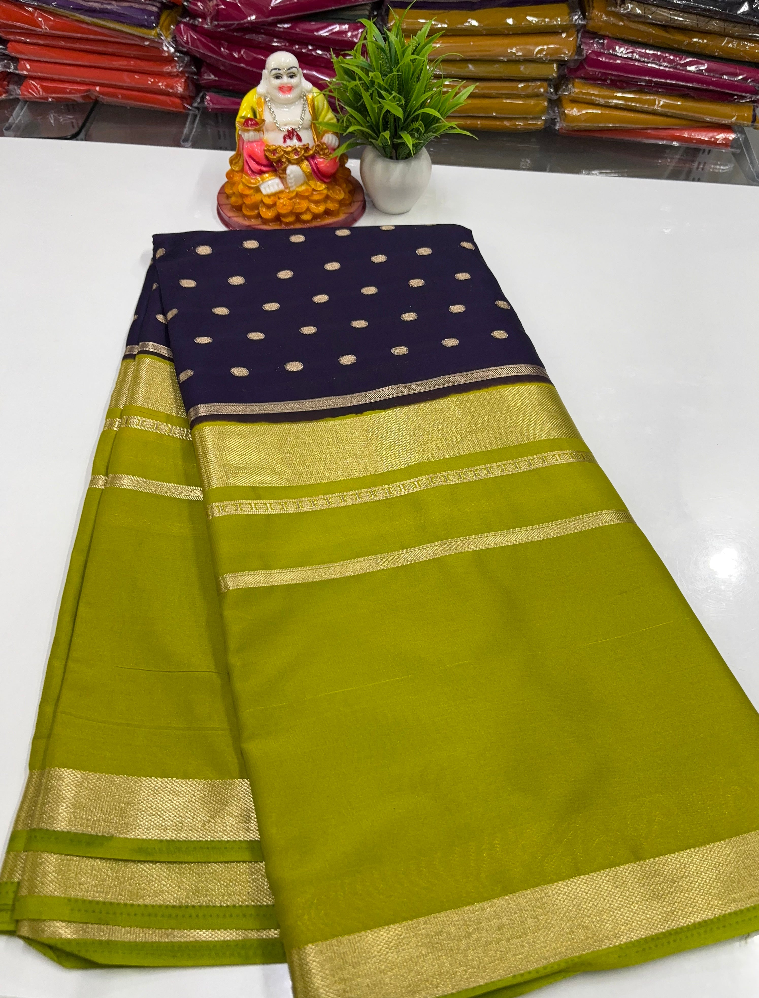Mysore Crepe Silk Saree – Elegant Centre Print Buttas ✨