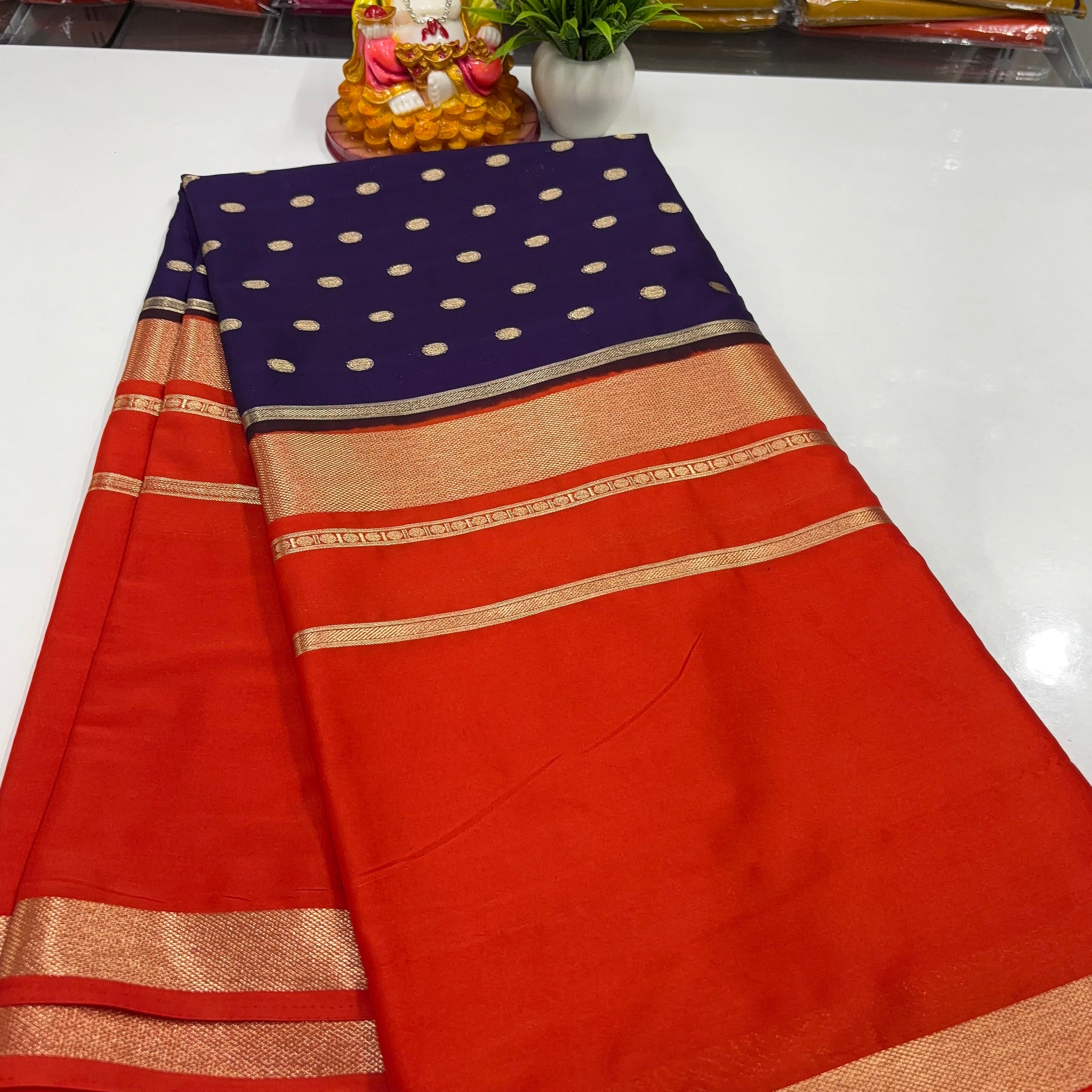 Mysore Crepe Silk Saree – Elegant Centre Print Buttas ✨
