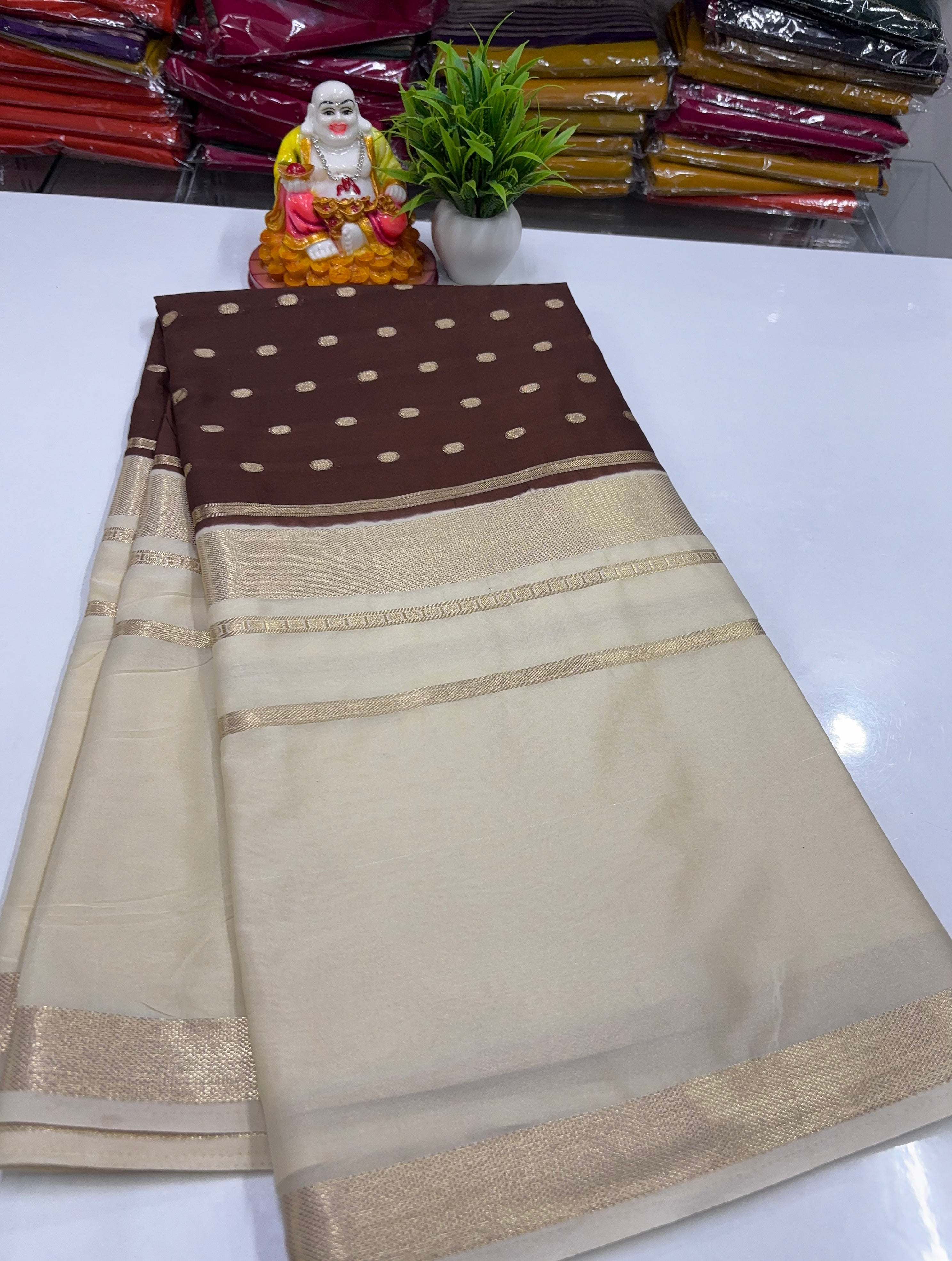 Mysore Crepe Silk Saree – Elegant Centre Print Buttas ✨