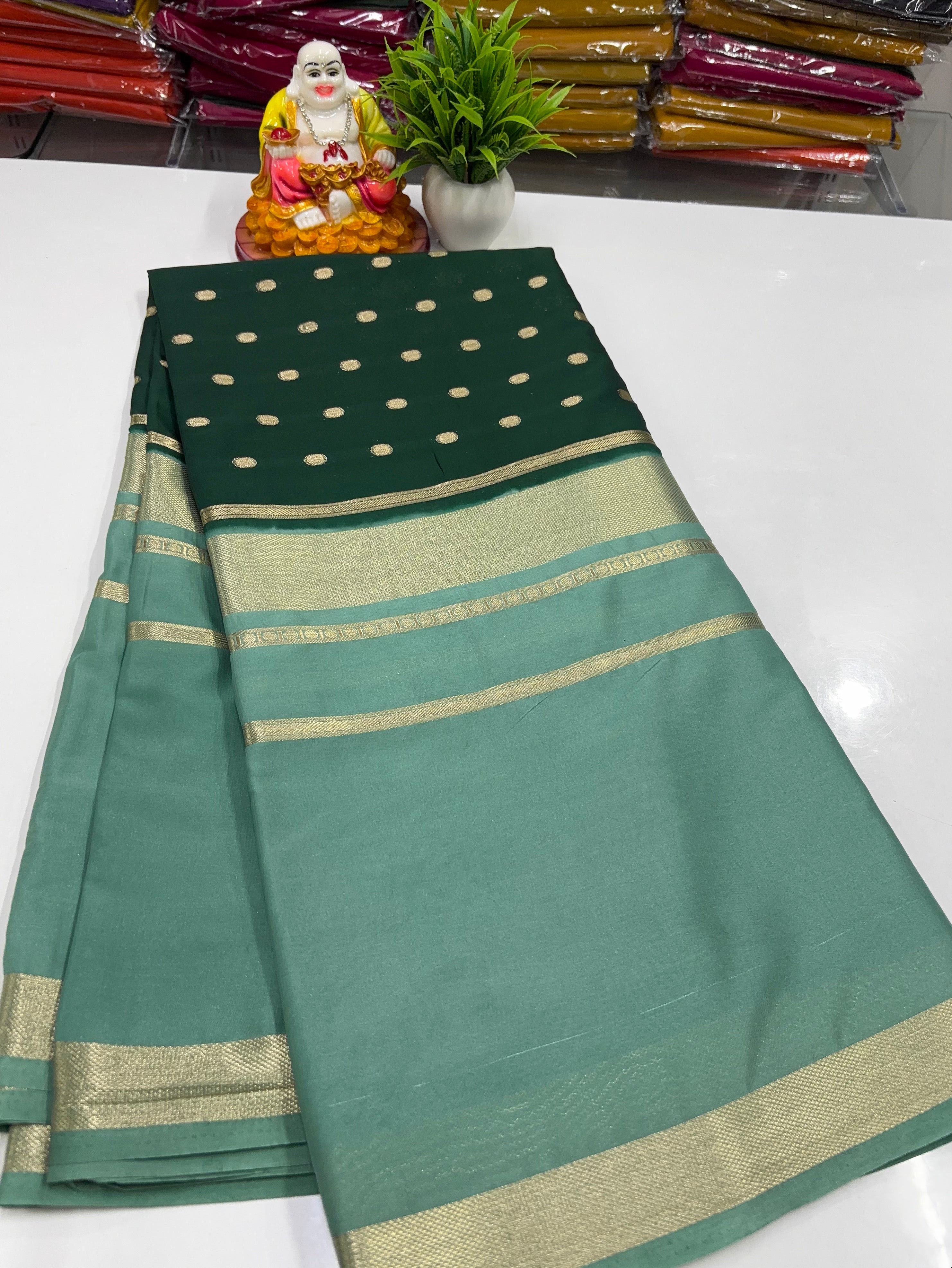 Mysore Crepe Silk Saree – Elegant Centre Print Buttas ✨