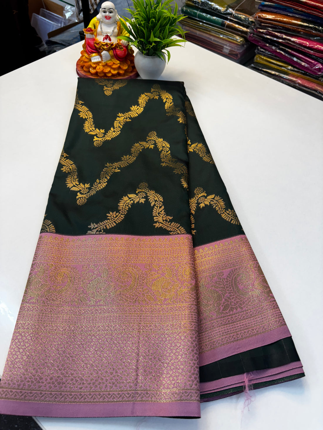 Elegant Saree with Necklace Design &amp; Rich Shiny Pallu | Padmavathi Silks and Sarees