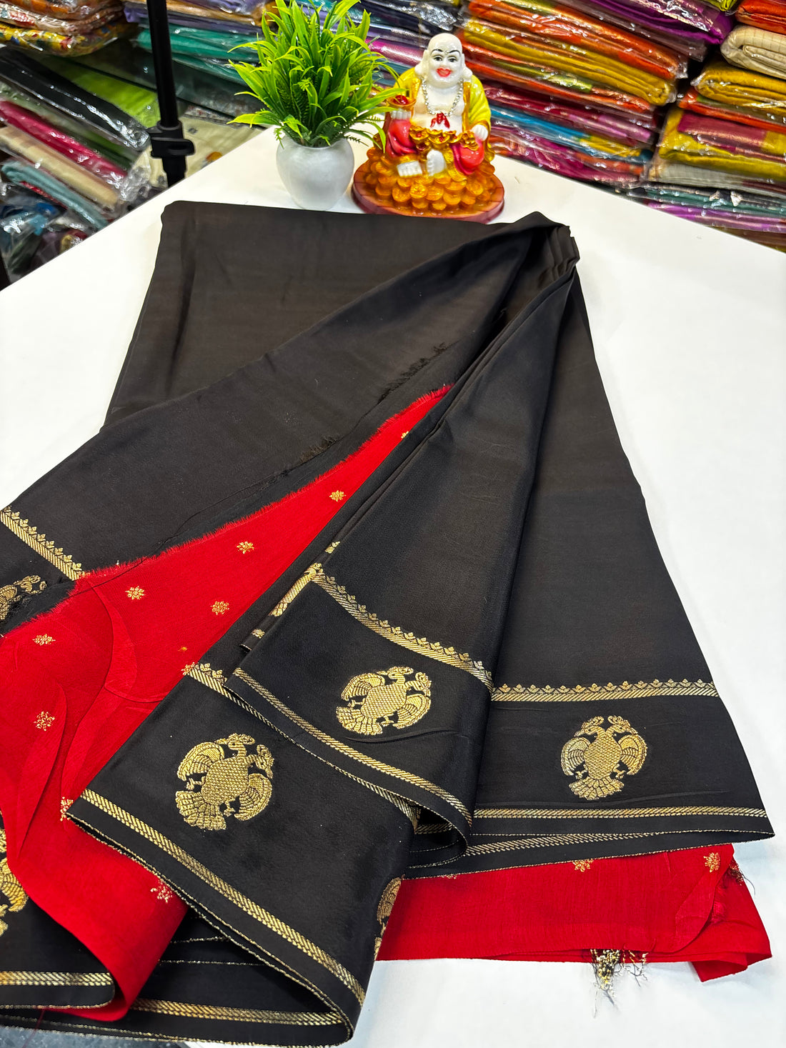 Premium Quality Viscose Crepe Saree with Beautiful Garuda Border