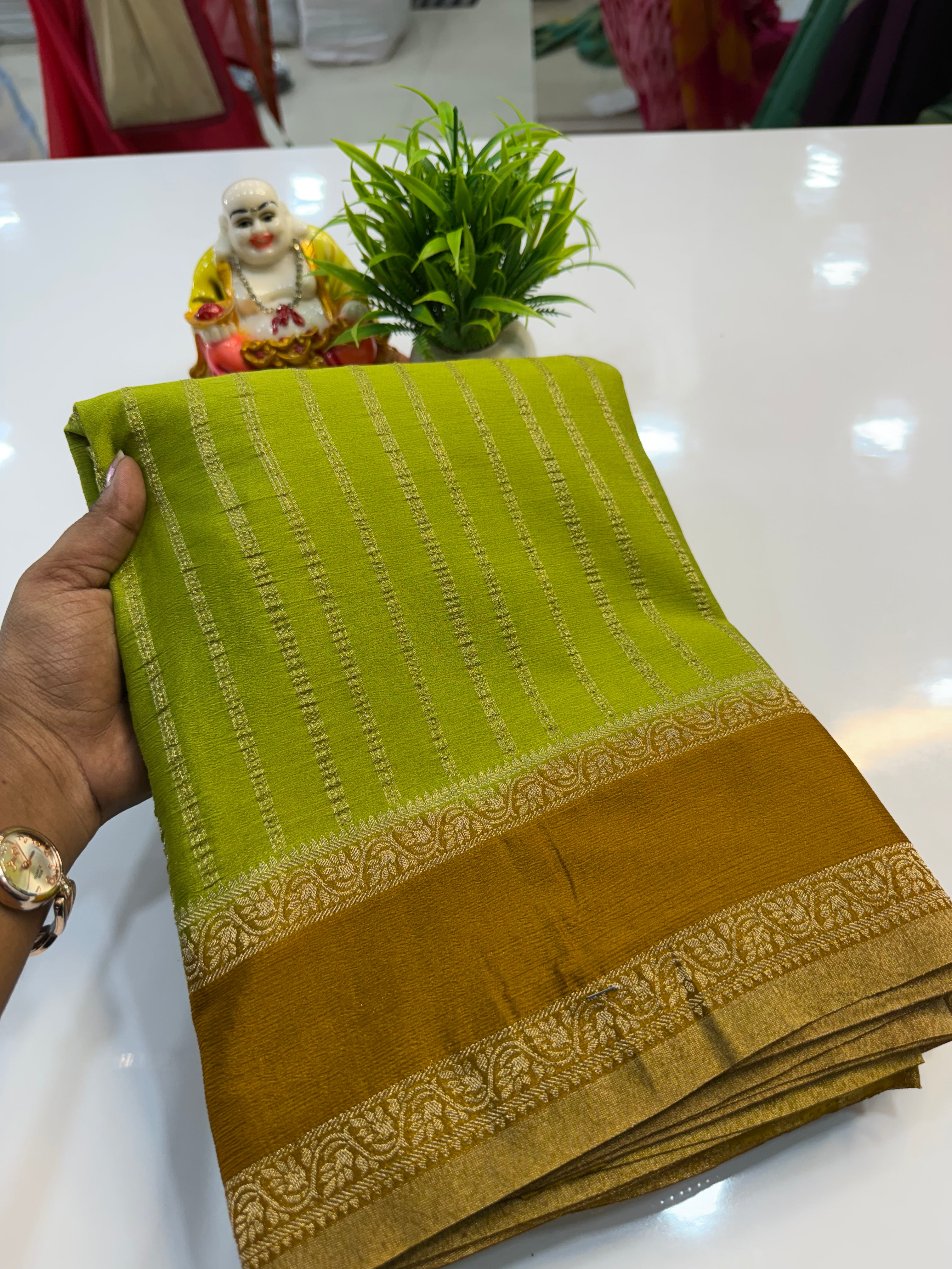 Premium Wrinkle Crepe Silk Saree with Rich Pallu – Timeless Grace & Luxurious Drape
