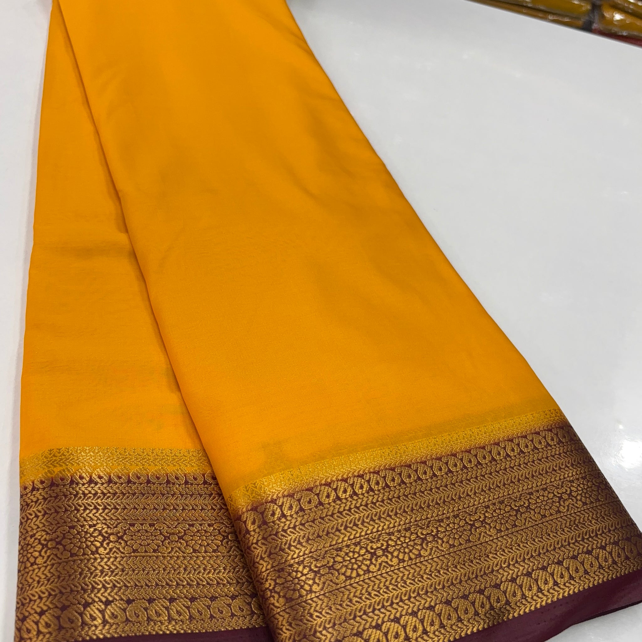 Mysore Crepe Silk Saree with Beautiful Contrast Border ✨