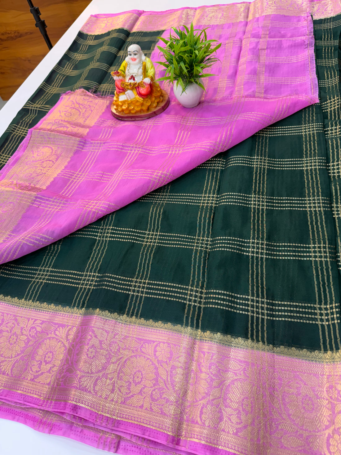 Beautiful Chiffon Saree with Checks Pattern