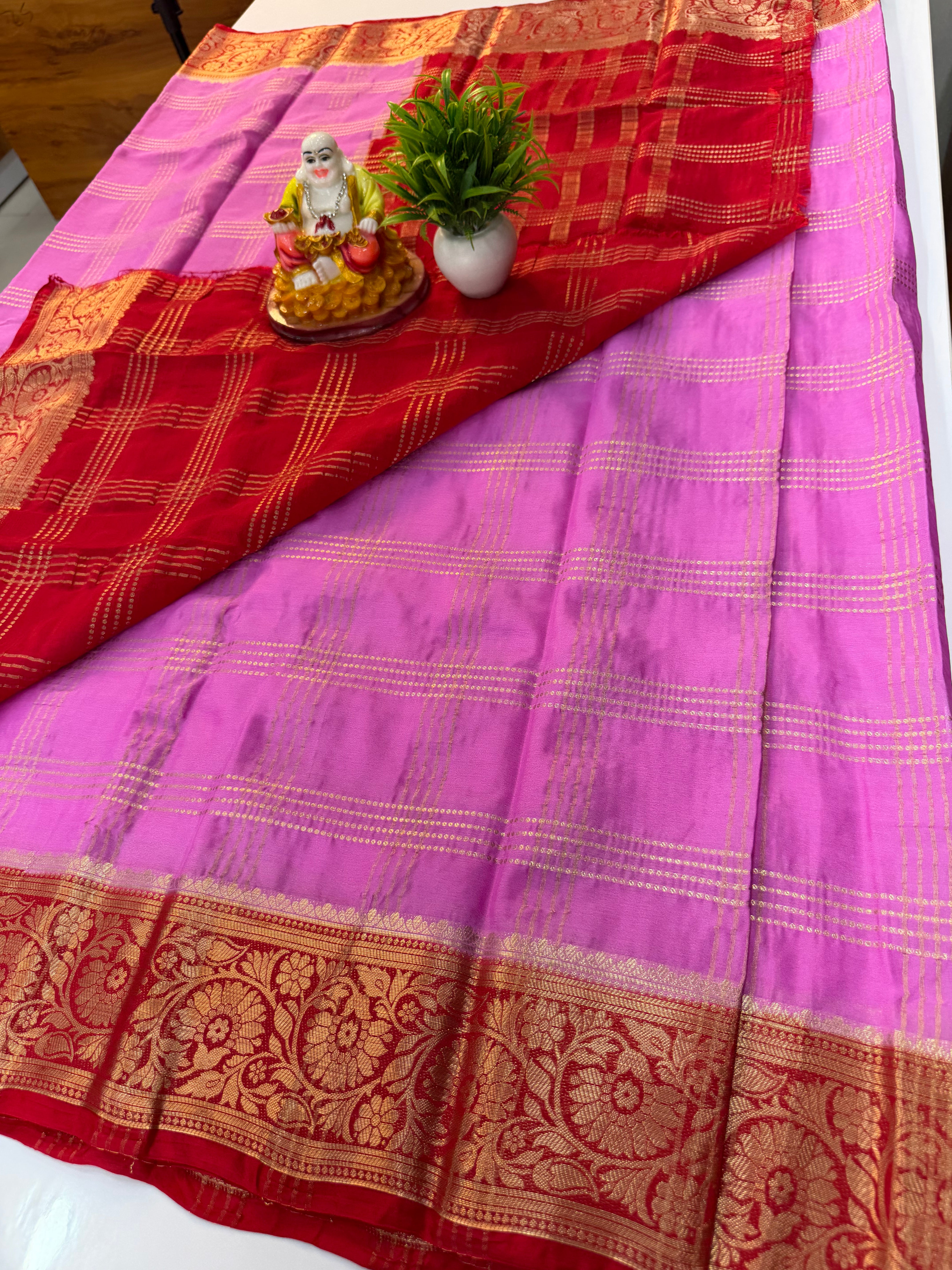 Beautiful Chiffon Saree with Checks Pattern