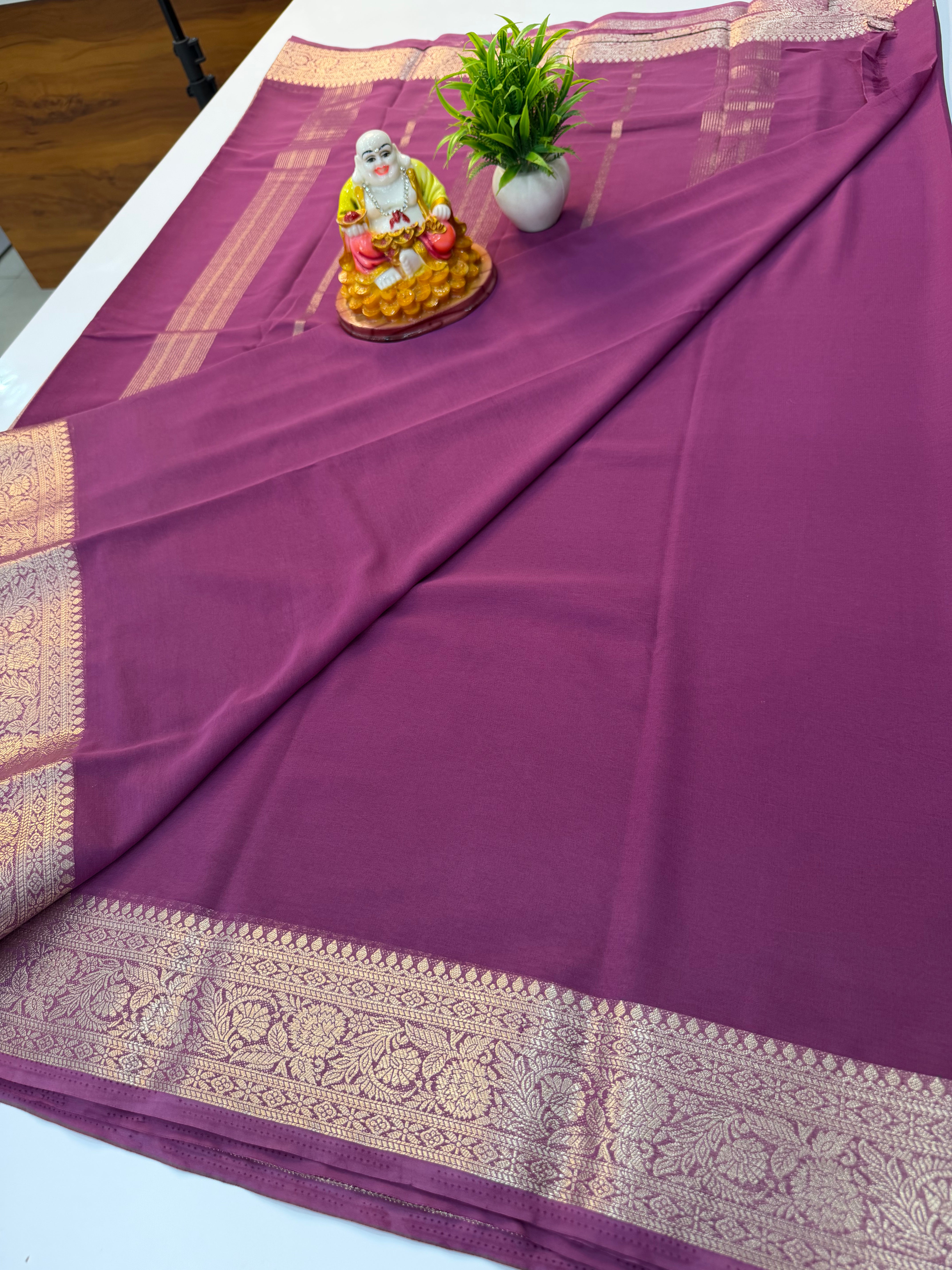 Beautiful Chiffon Saree with Elegant Border & Chit Pallu