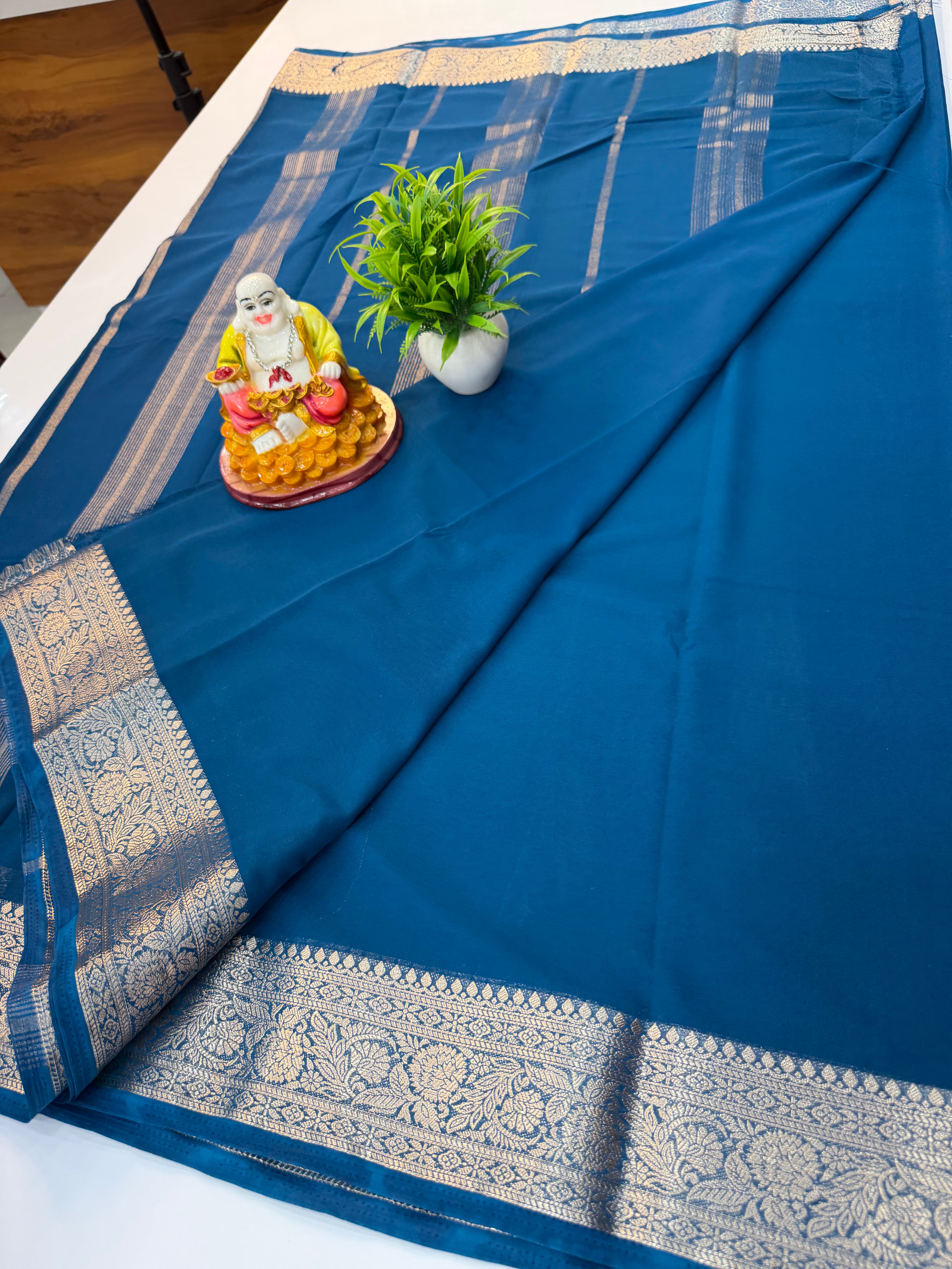 Beautiful Chiffon Saree with Elegant Border & Chit Pallu