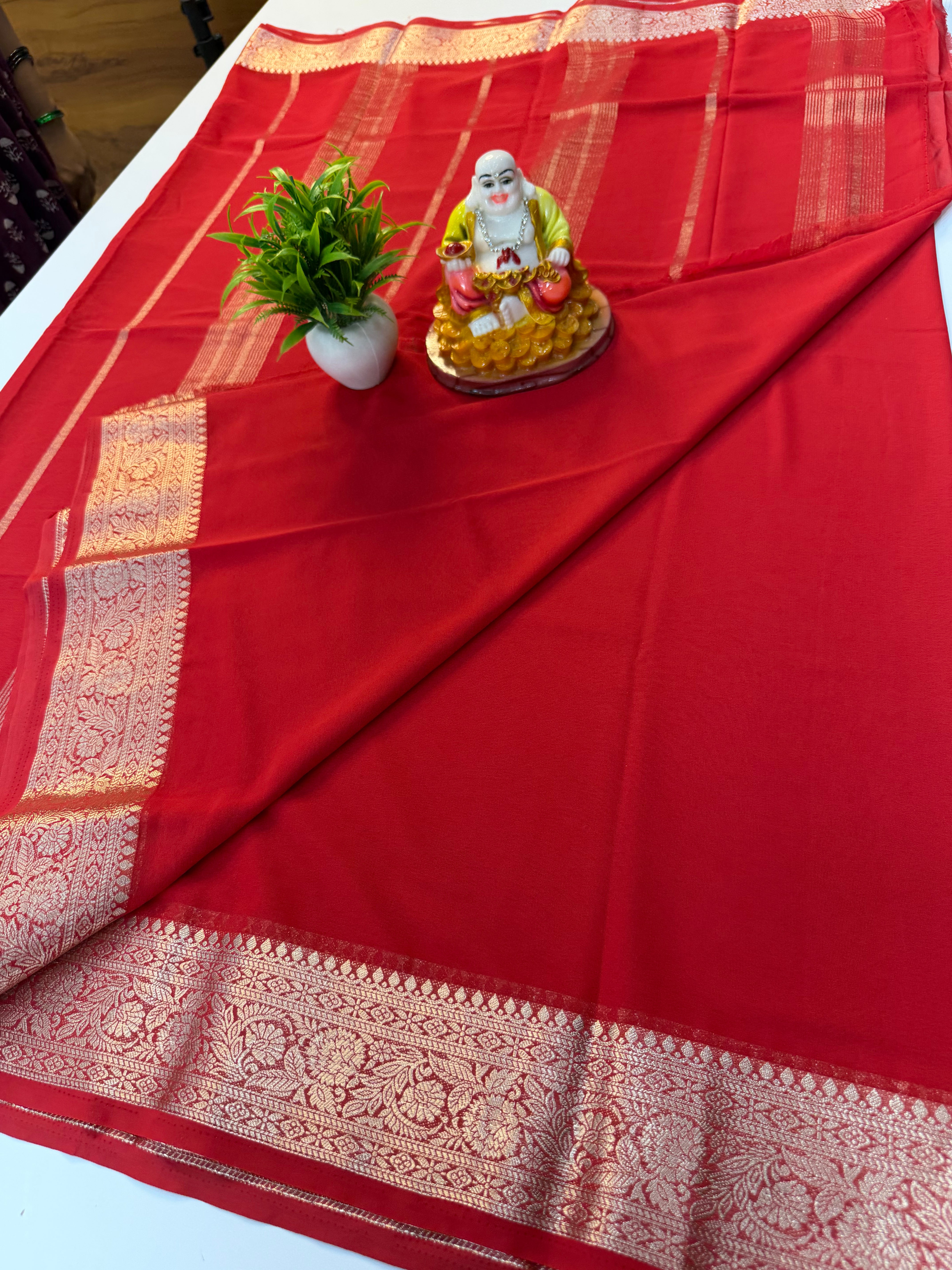 Beautiful Chiffon Saree with Elegant Border & Chit Pallu