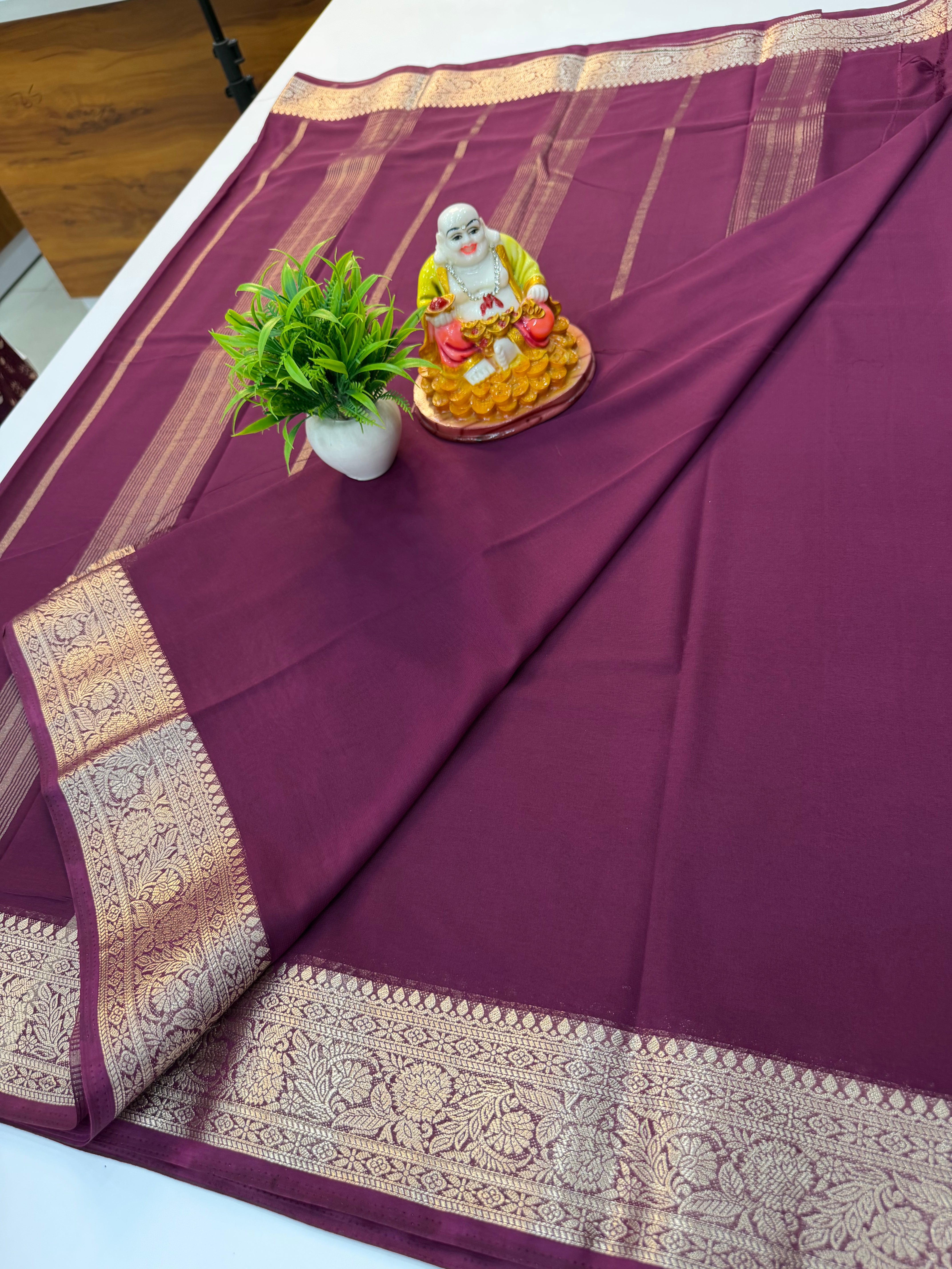 Beautiful Chiffon Saree with Elegant Border & Chit Pallu