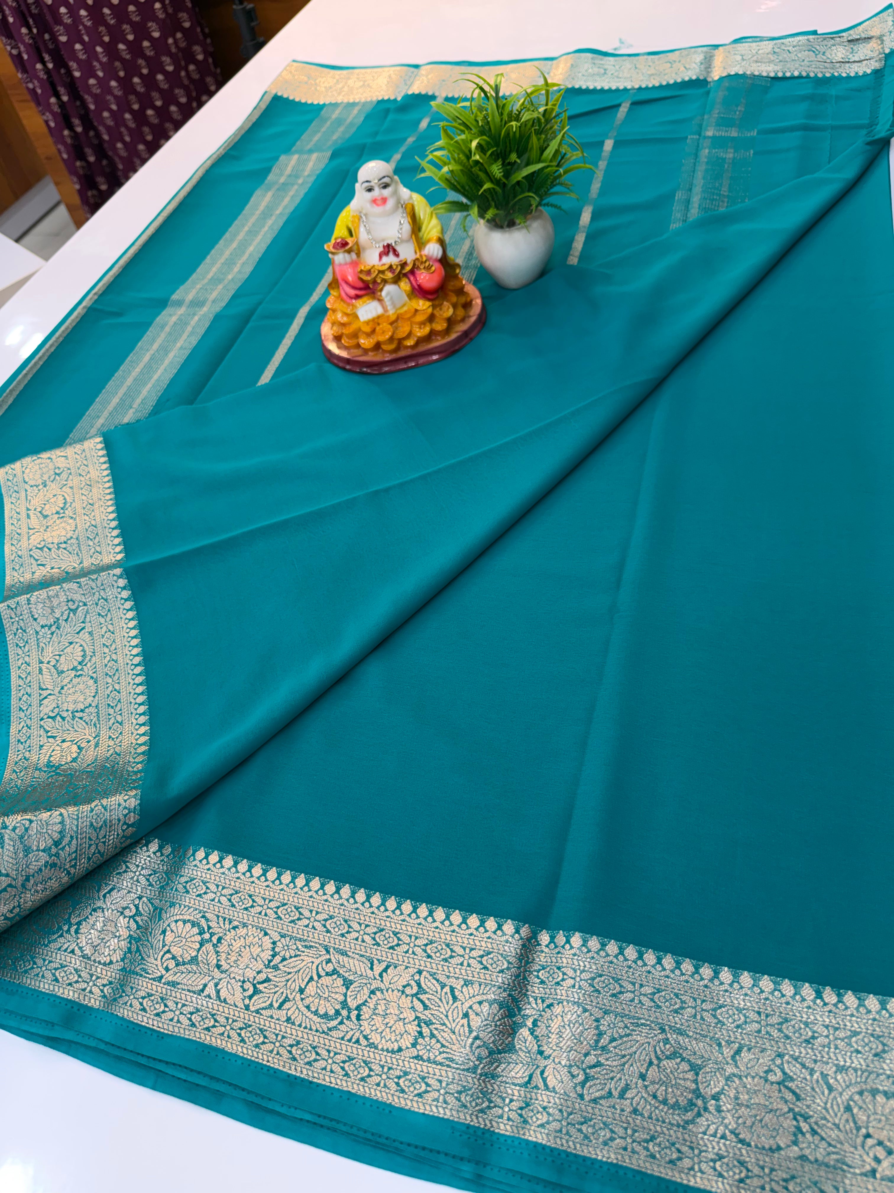 Beautiful Chiffon Saree with Elegant Border & Chit Pallu