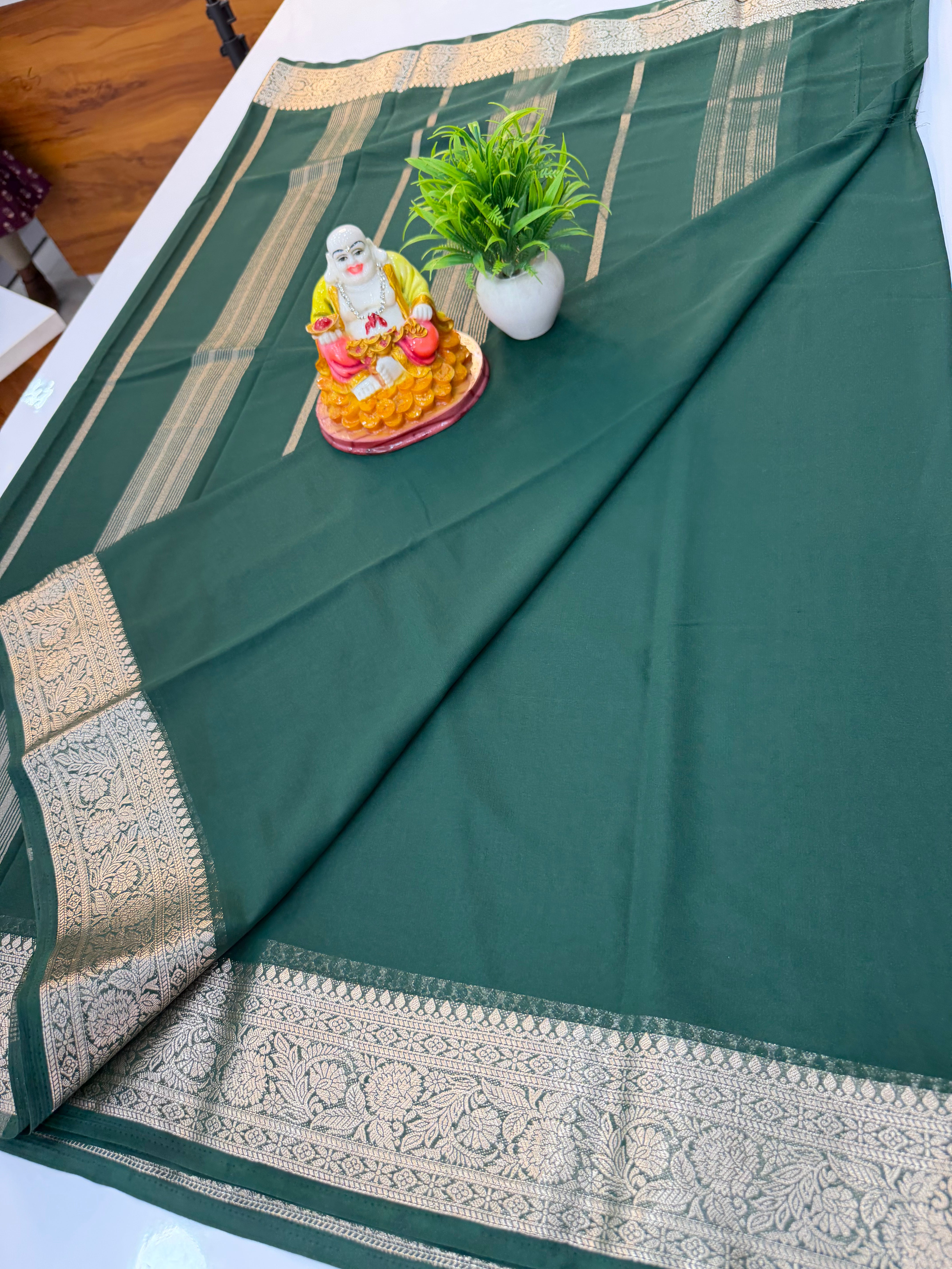 Beautiful Chiffon Saree with Elegant Border & Chit Pallu
