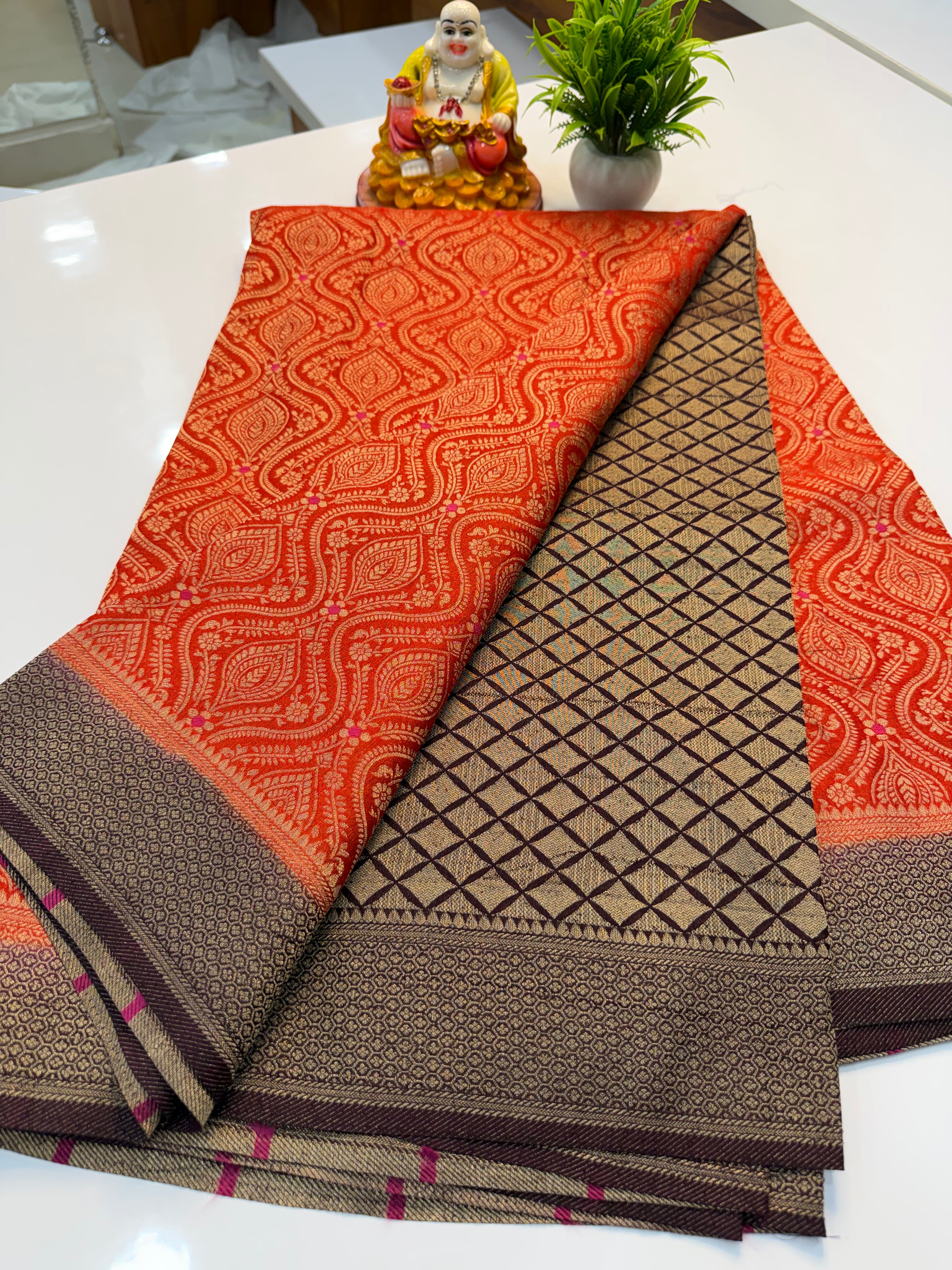 Premium Wrinkle Crepe Silk Saree with Jaal Pattern