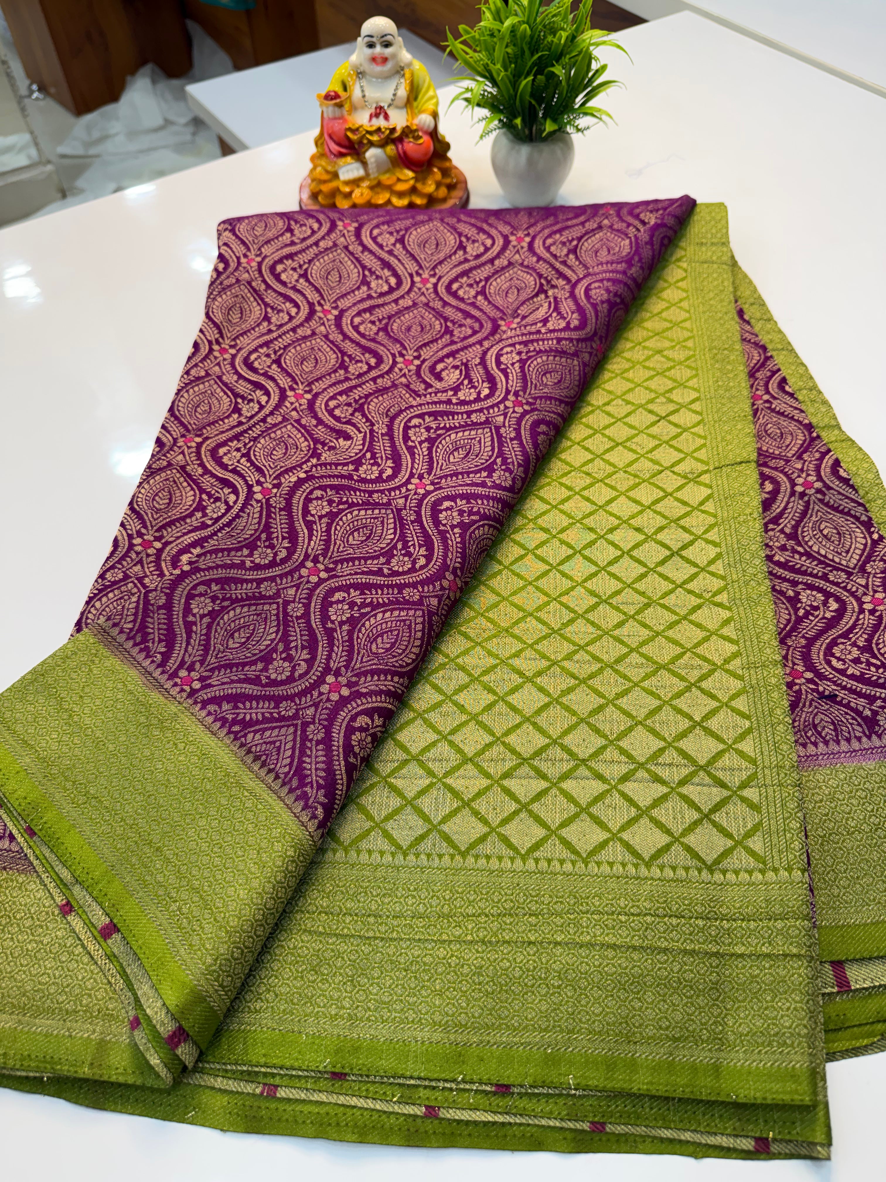 Premium Wrinkle Crepe Silk Saree with Jaal Pattern