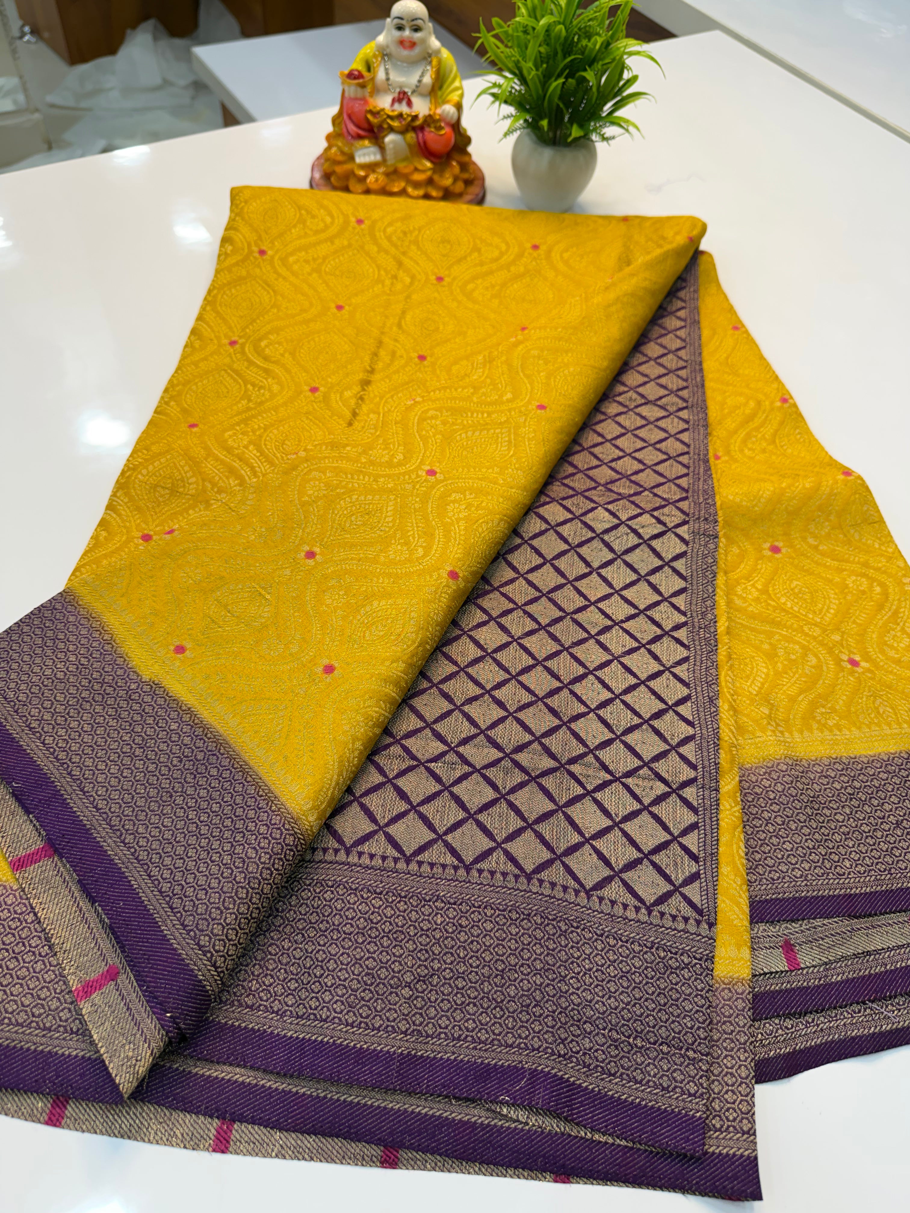 Premium Wrinkle Crepe Silk Saree with Jaal Pattern