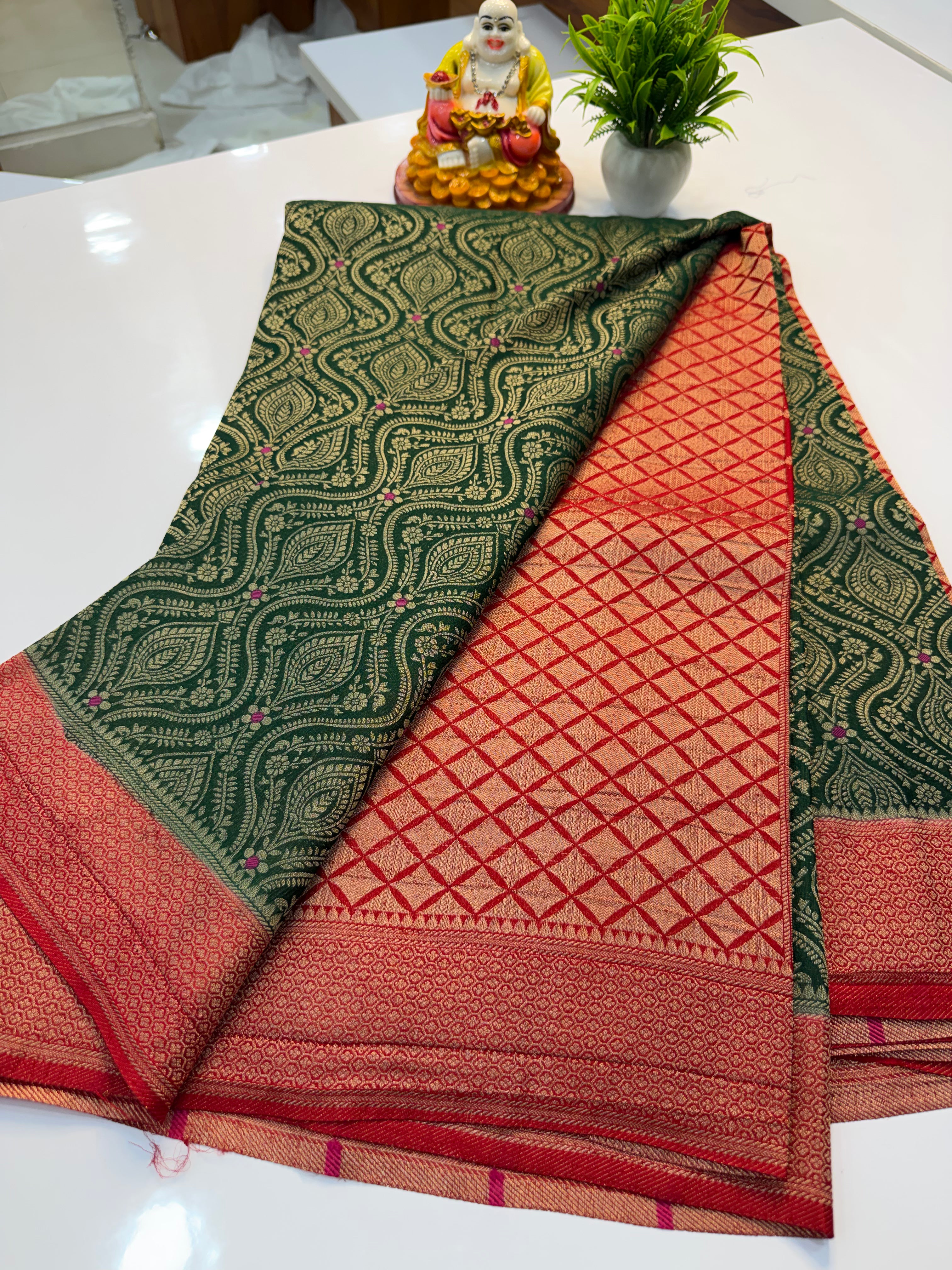 Premium Wrinkle Crepe Silk Saree with Jaal Pattern
