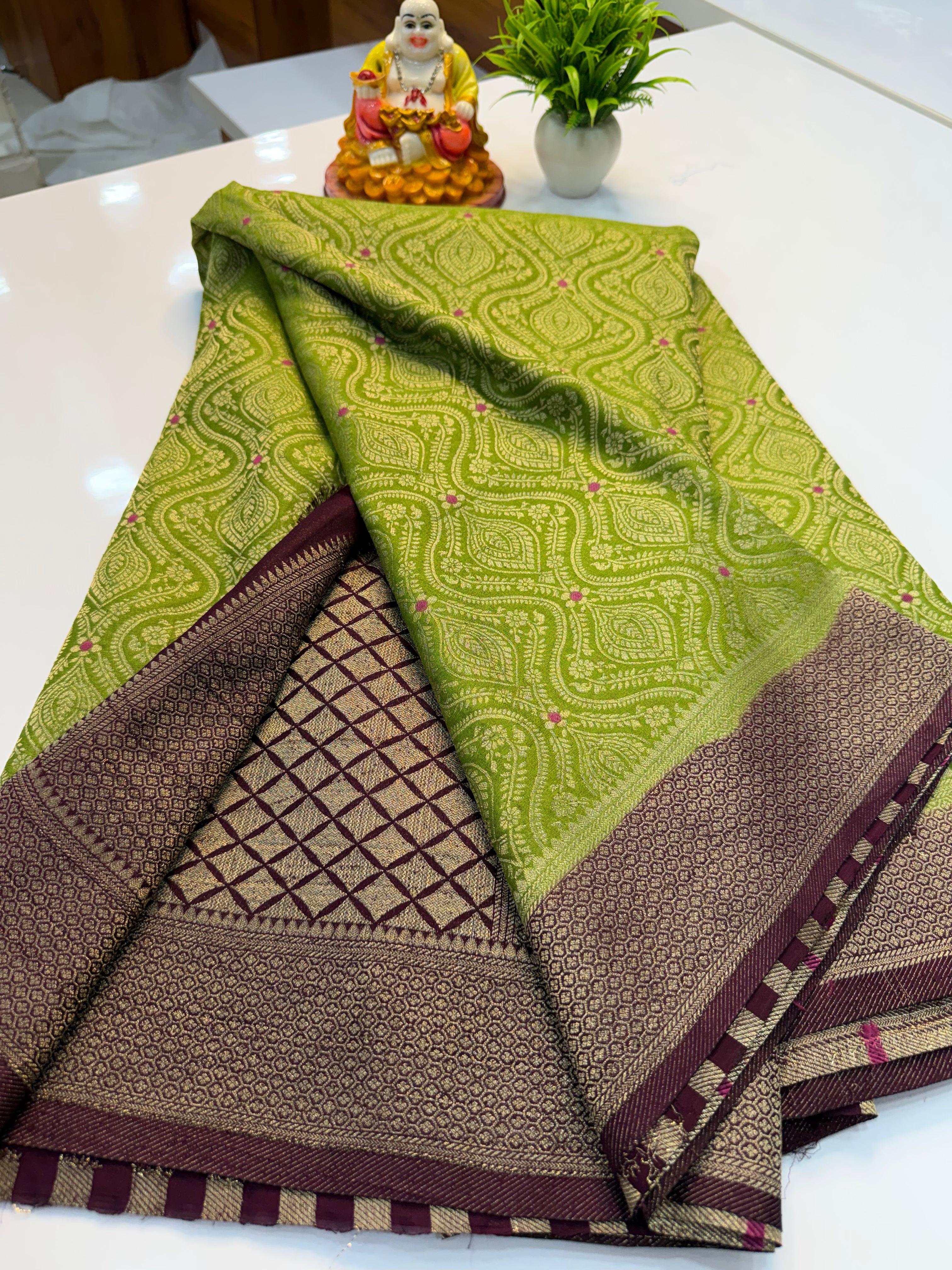 Premium Wrinkle Crepe Silk Saree with Jaal Pattern