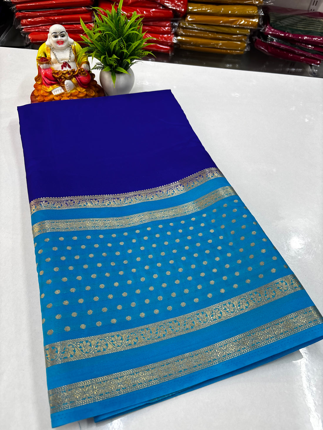 Bindhi Border Saree with Contrast Border – Made from Padmavathi Silks & Sarees